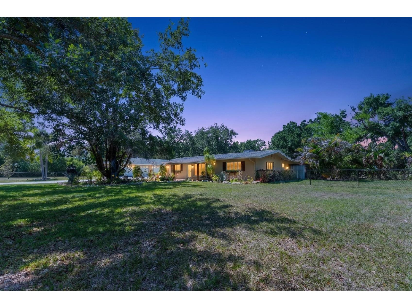 2515 49th Street Sarasota FL 34234 A4693948 image3