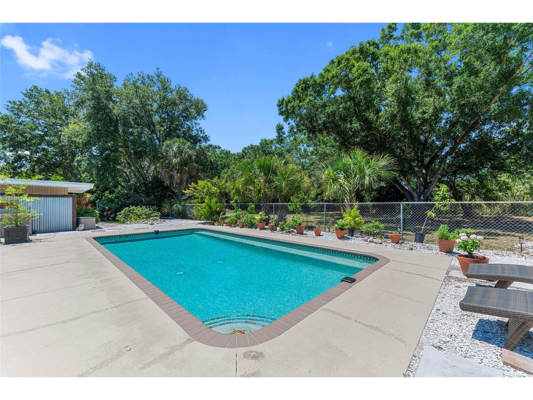 2515 49th Street Sarasota FL 34234 A4693948 image59