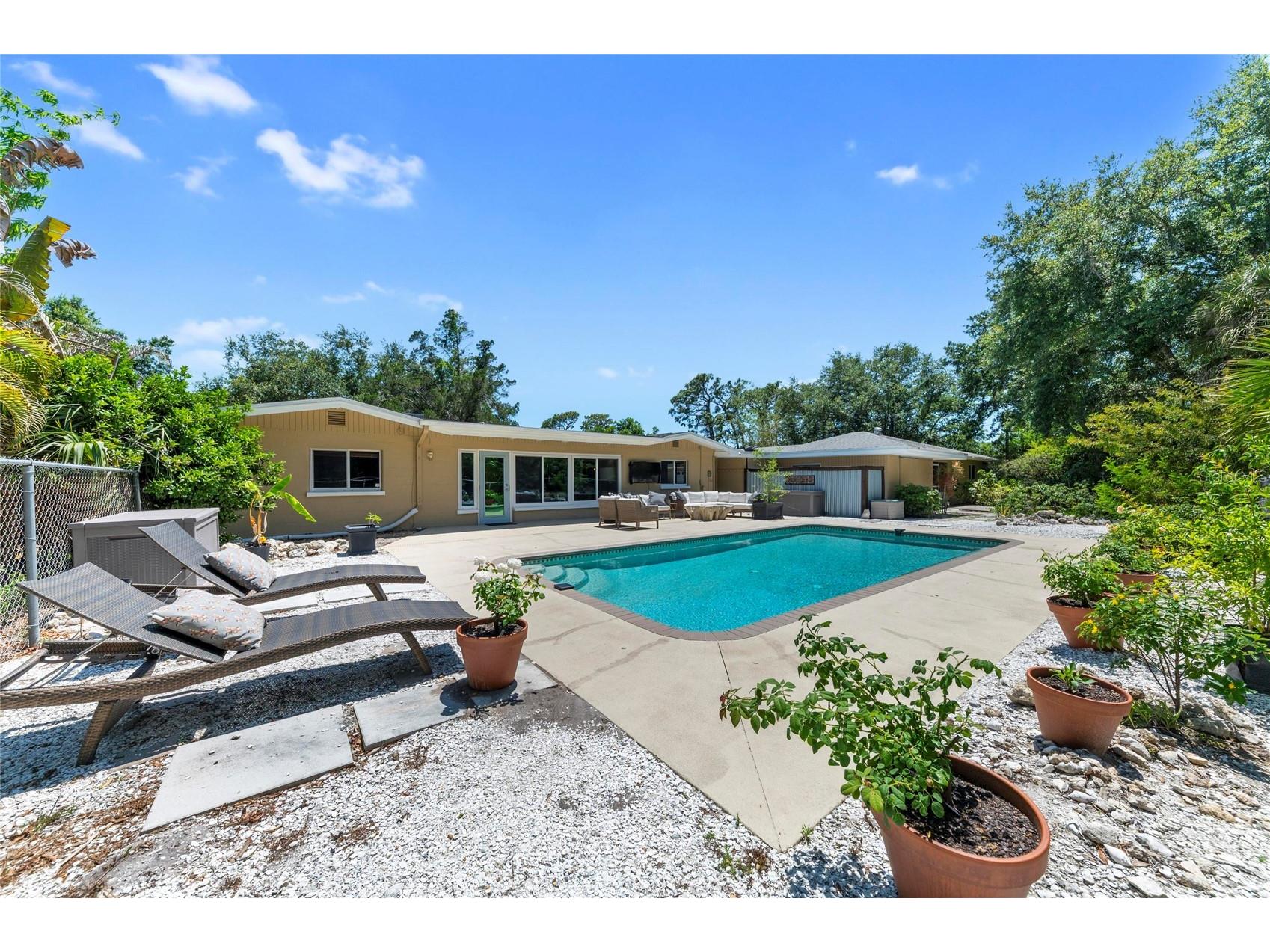 2515 49th Street Sarasota FL 34234 A4693948 image61
