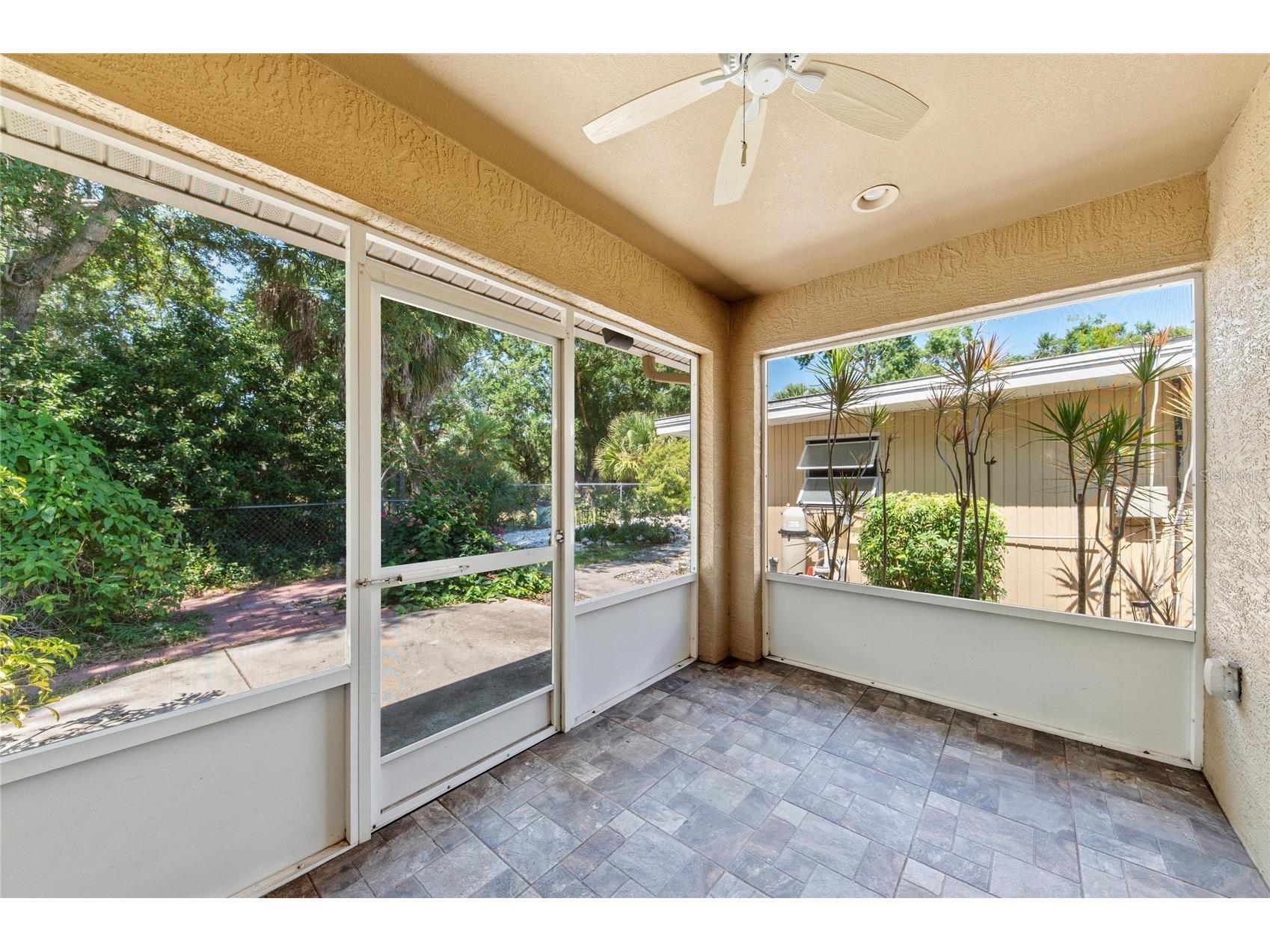 2515 49th Street Sarasota FL 34234 A4693948 image83