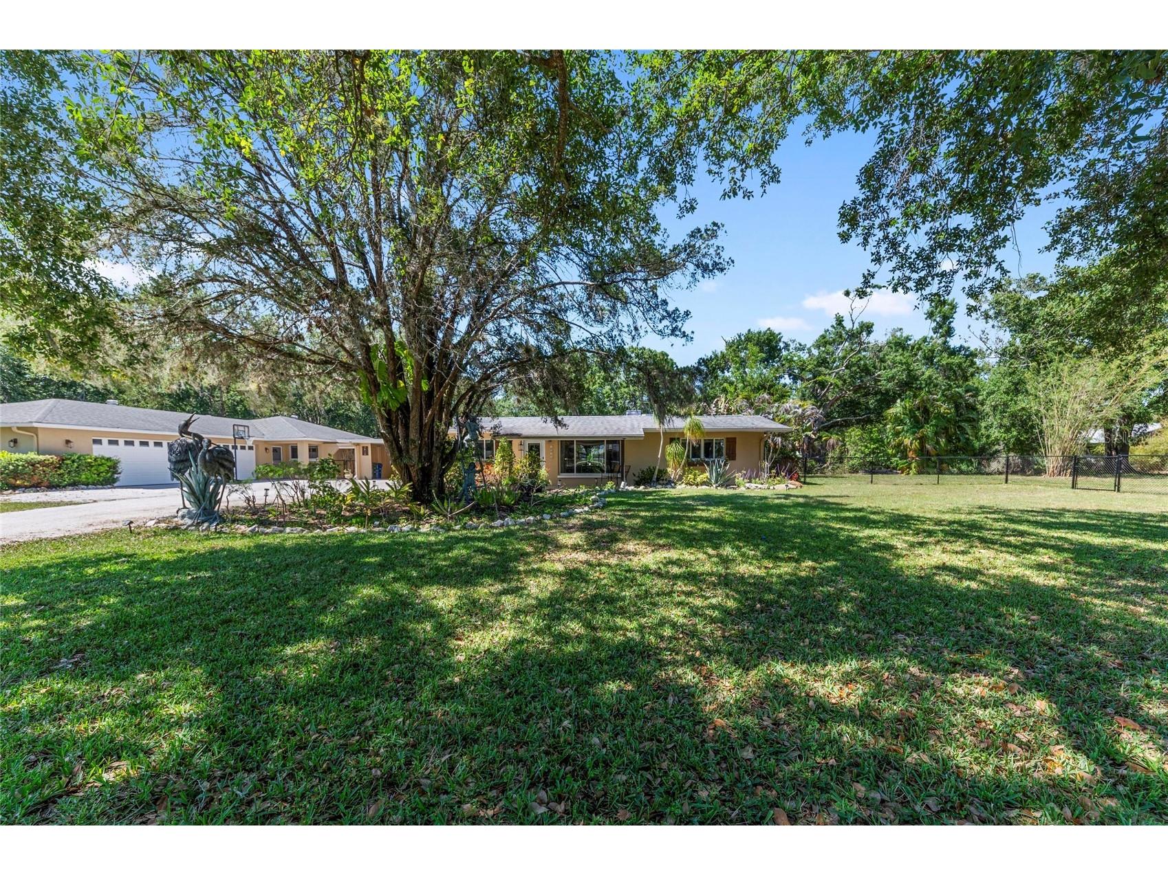 2515 49th Street Sarasota FL 34234 A4693948 image9