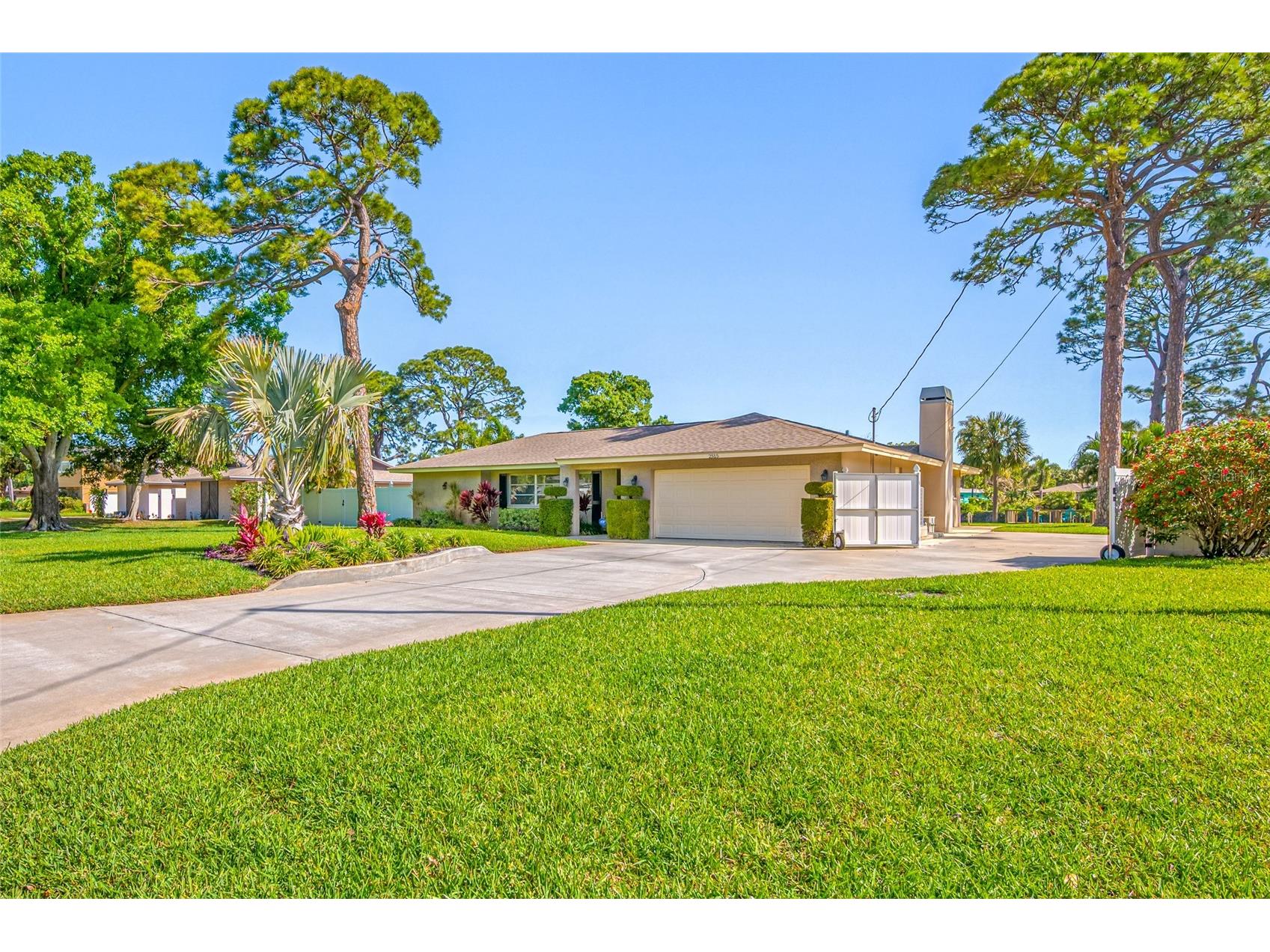 2515 Desoto Way S Saint Petersburg FL 33712 TB8493447 image3