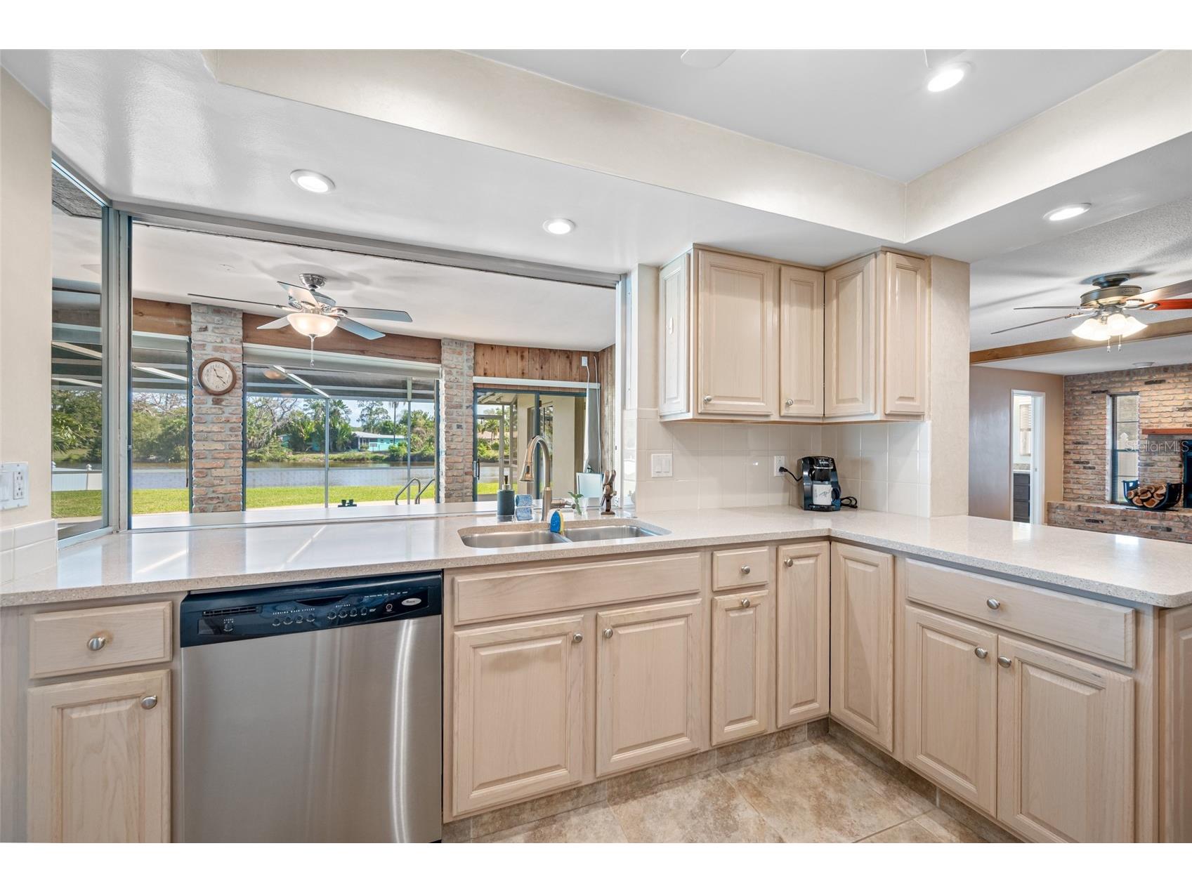 2515 Desoto Way S Saint Petersburg FL 33712 TB8493447 image30