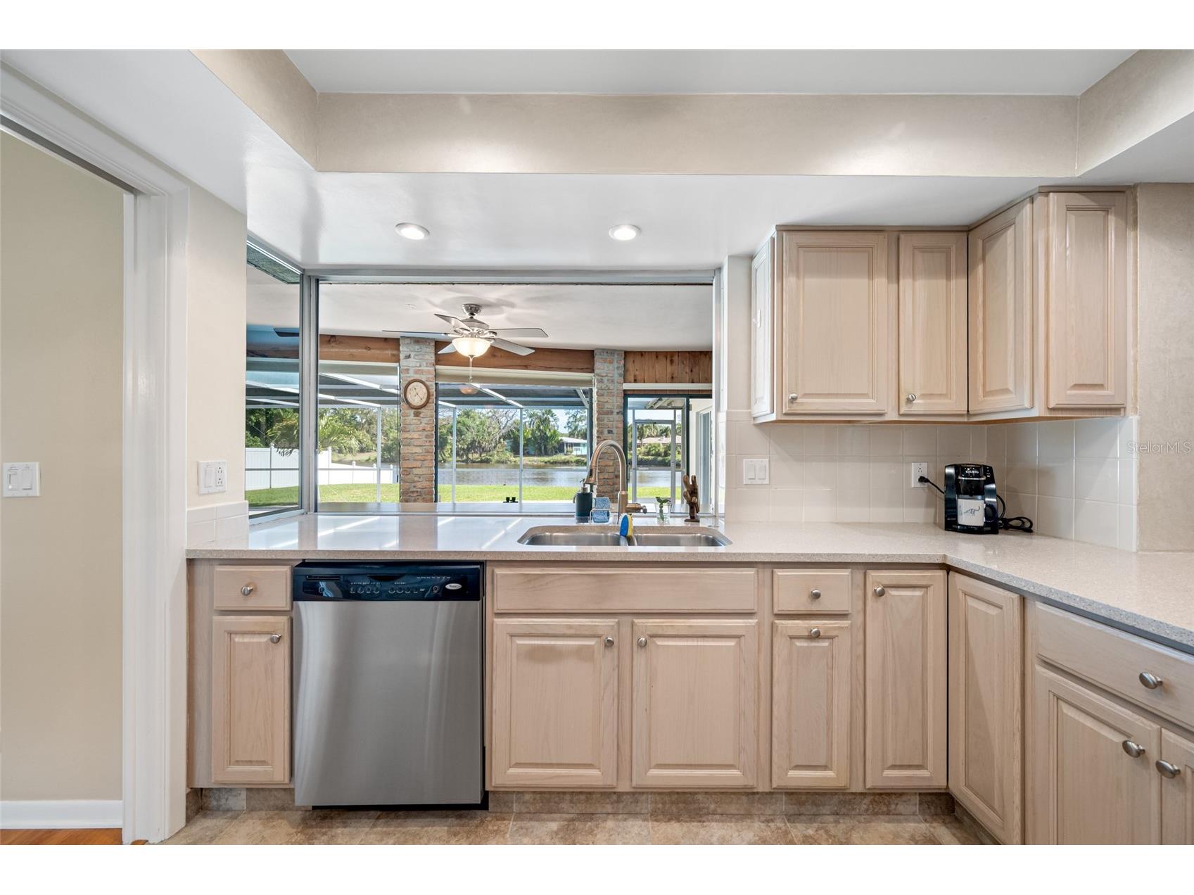 2515 Desoto Way S Saint Petersburg FL 33712 TB8493447 image31