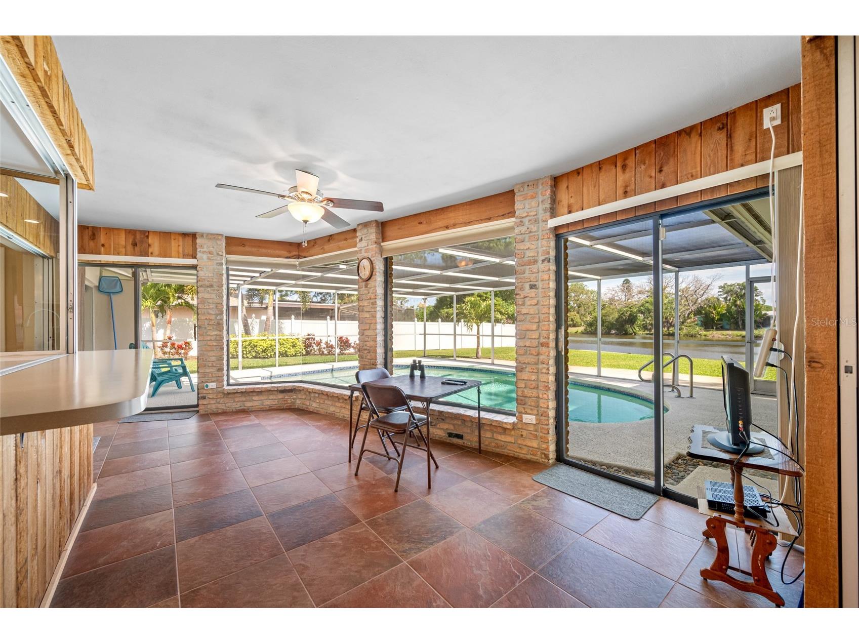 2515 Desoto Way S Saint Petersburg FL 33712 TB8493447 image40