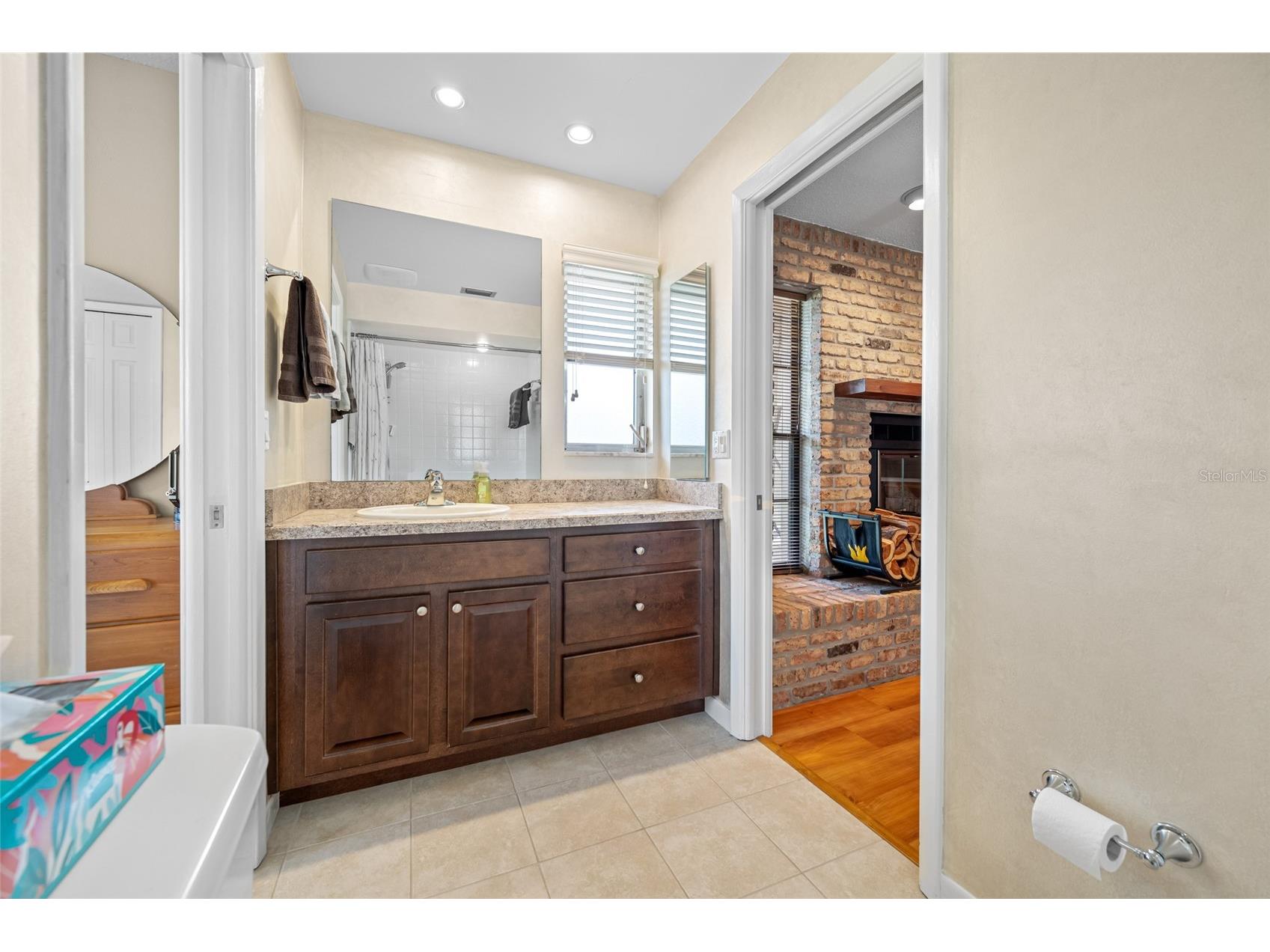 2515 Desoto Way S Saint Petersburg FL 33712 TB8493447 image44