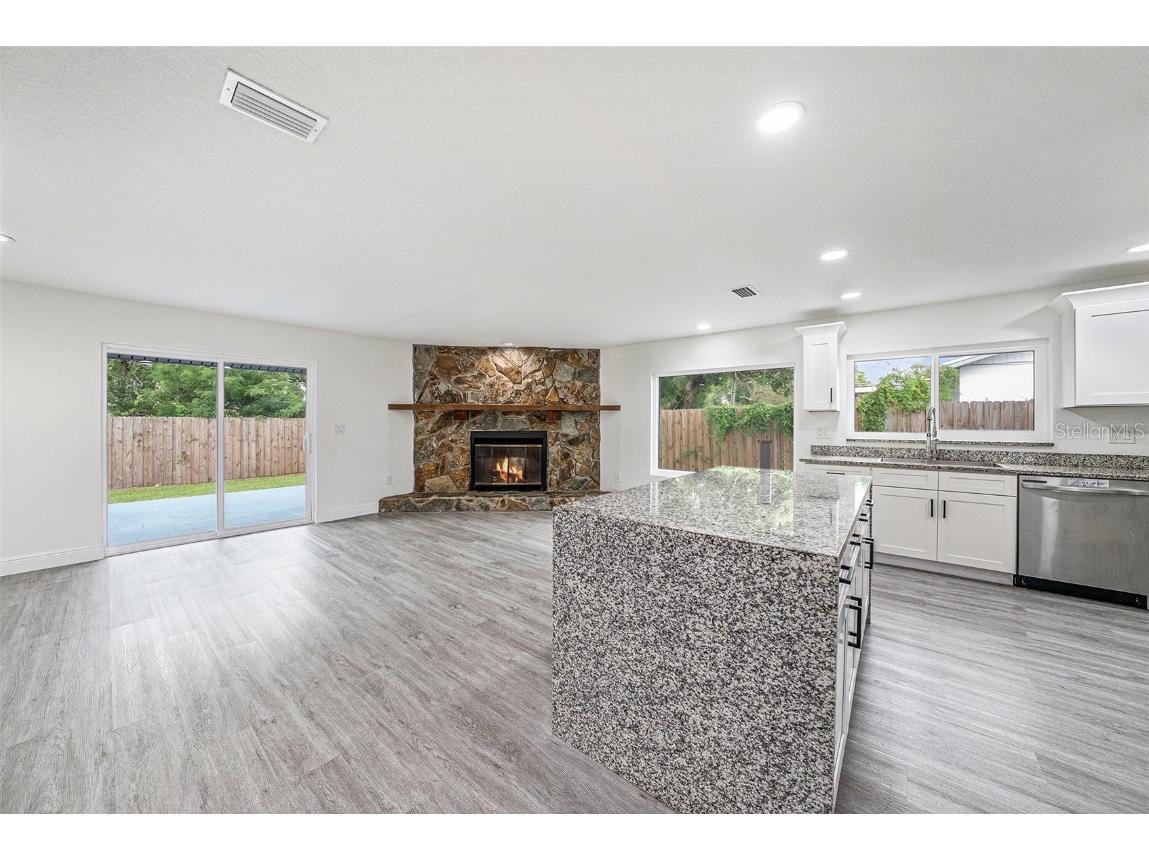 2515 Lake Ellen Circle Tampa FL 33618 TB8431013 image3