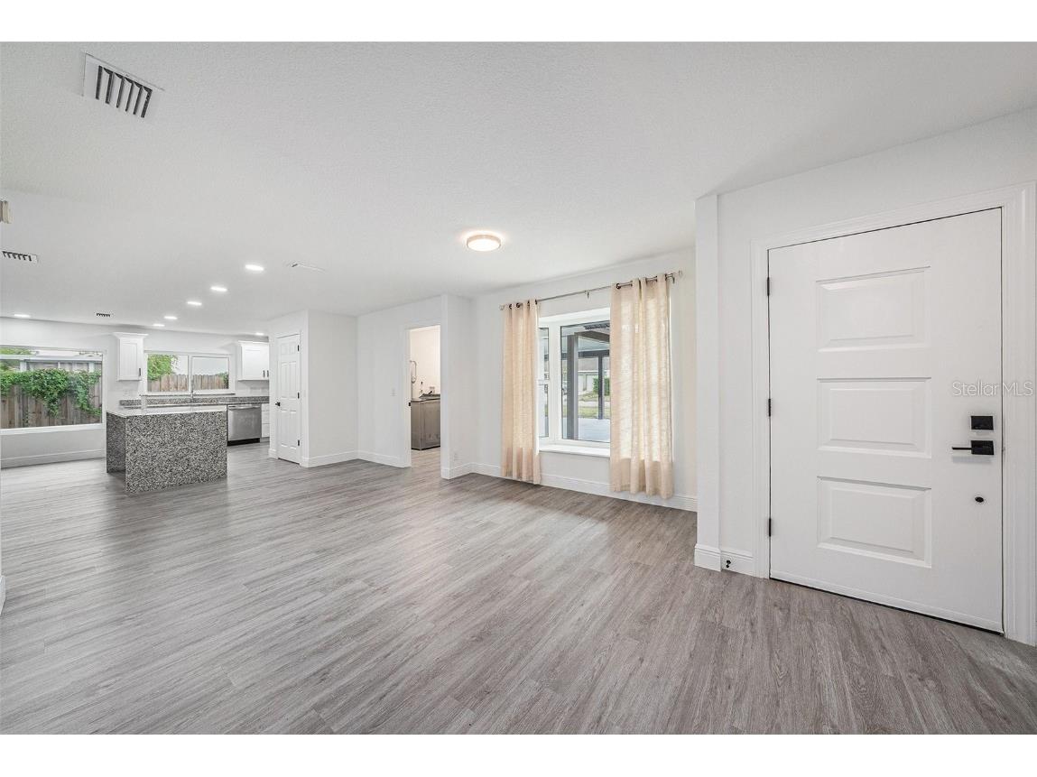 2515 Lake Ellen Circle Tampa FL 33618 TB8431013 image5