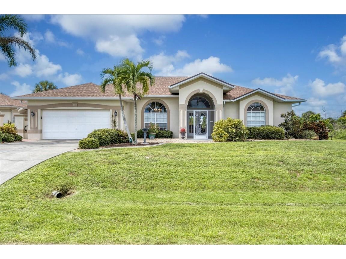 2515 Quail Terrace Port Charlotte FL 33981 - HERON WATERWAY D6132411 image1