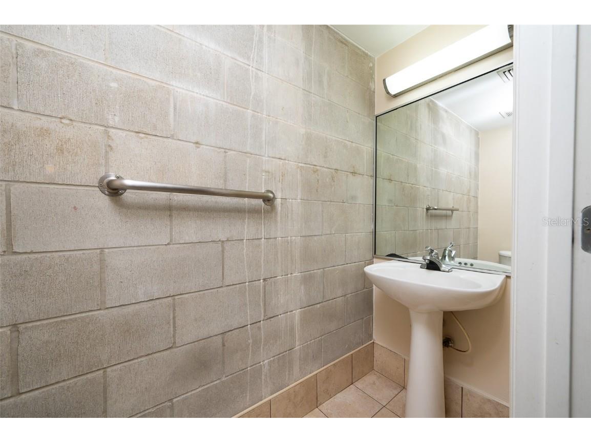 2515 SW 35th Place #103 Gainesville FL 32608 GC535925 image20