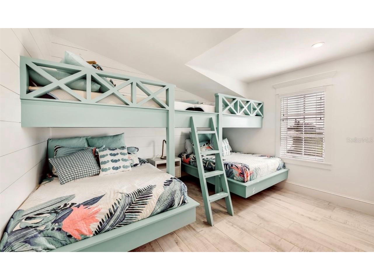 2516 Avenue A Bradenton Beach FL 34217 A4631974 image16