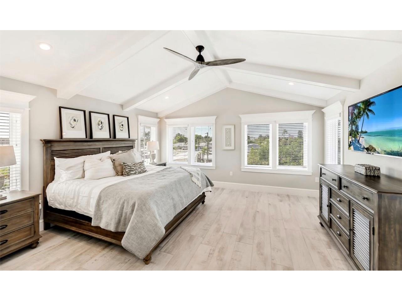 2516 Avenue A Bradenton Beach FL 34217 A4631974 image9