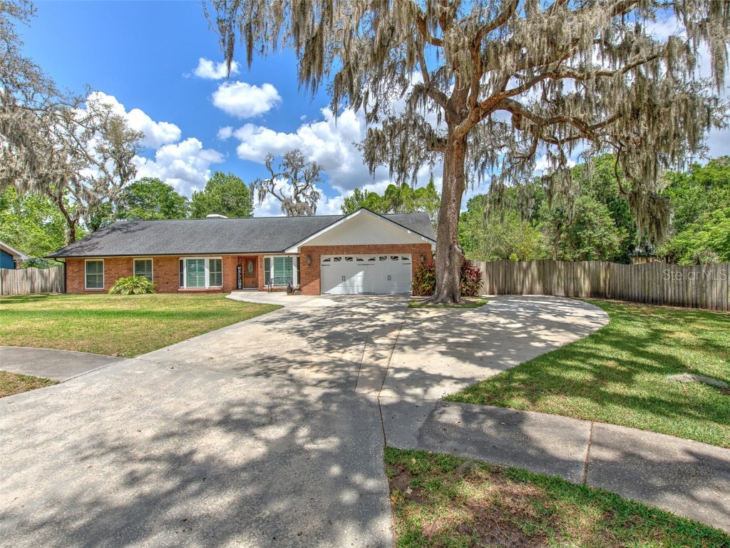 2516 Laurelwood Lane Valrico FL 33596 T3441458 image1