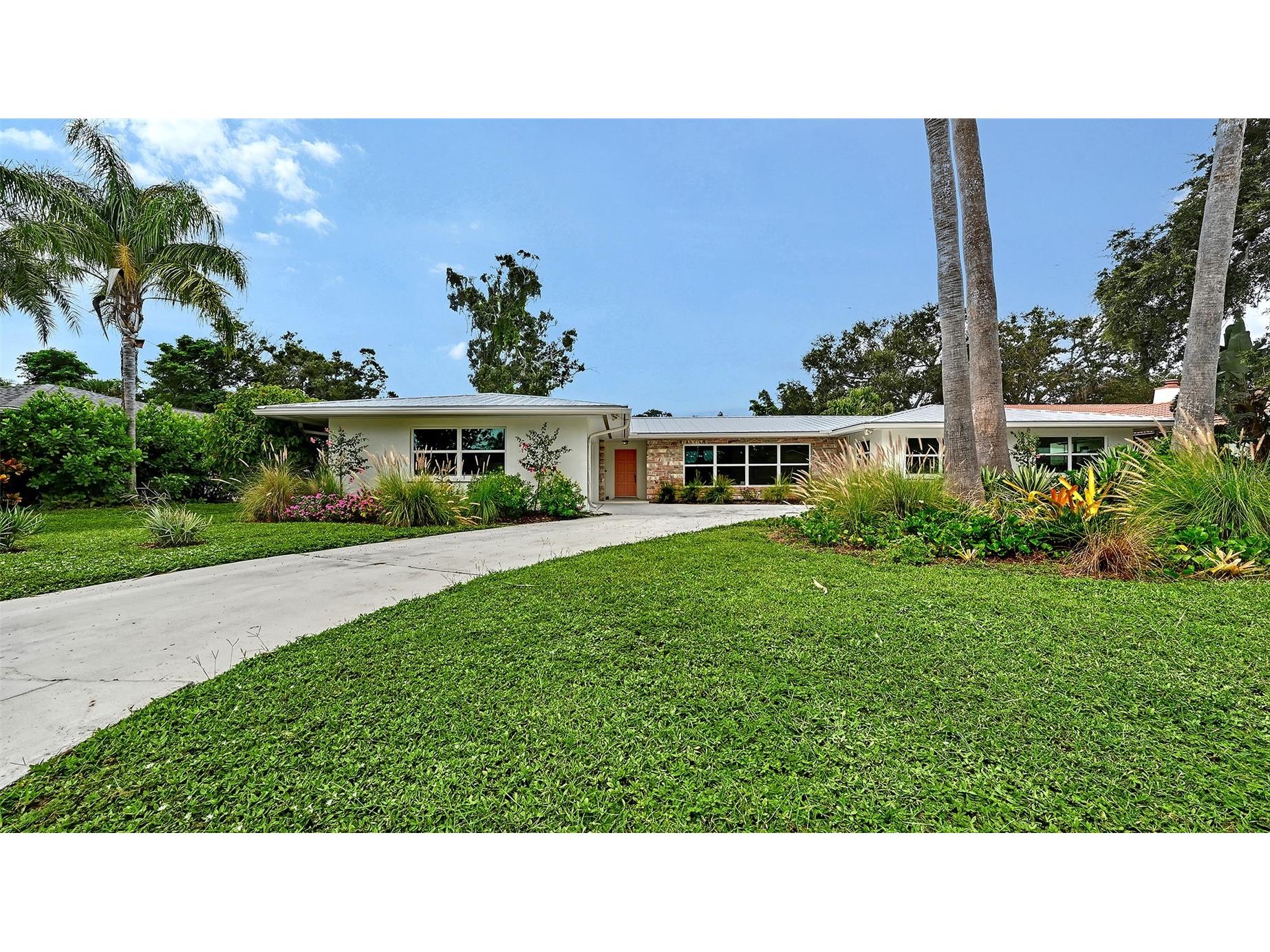 2516 Tanglewood Drive Sarasota FL 34239 - PHILIPPE CREEK A4665653 image1