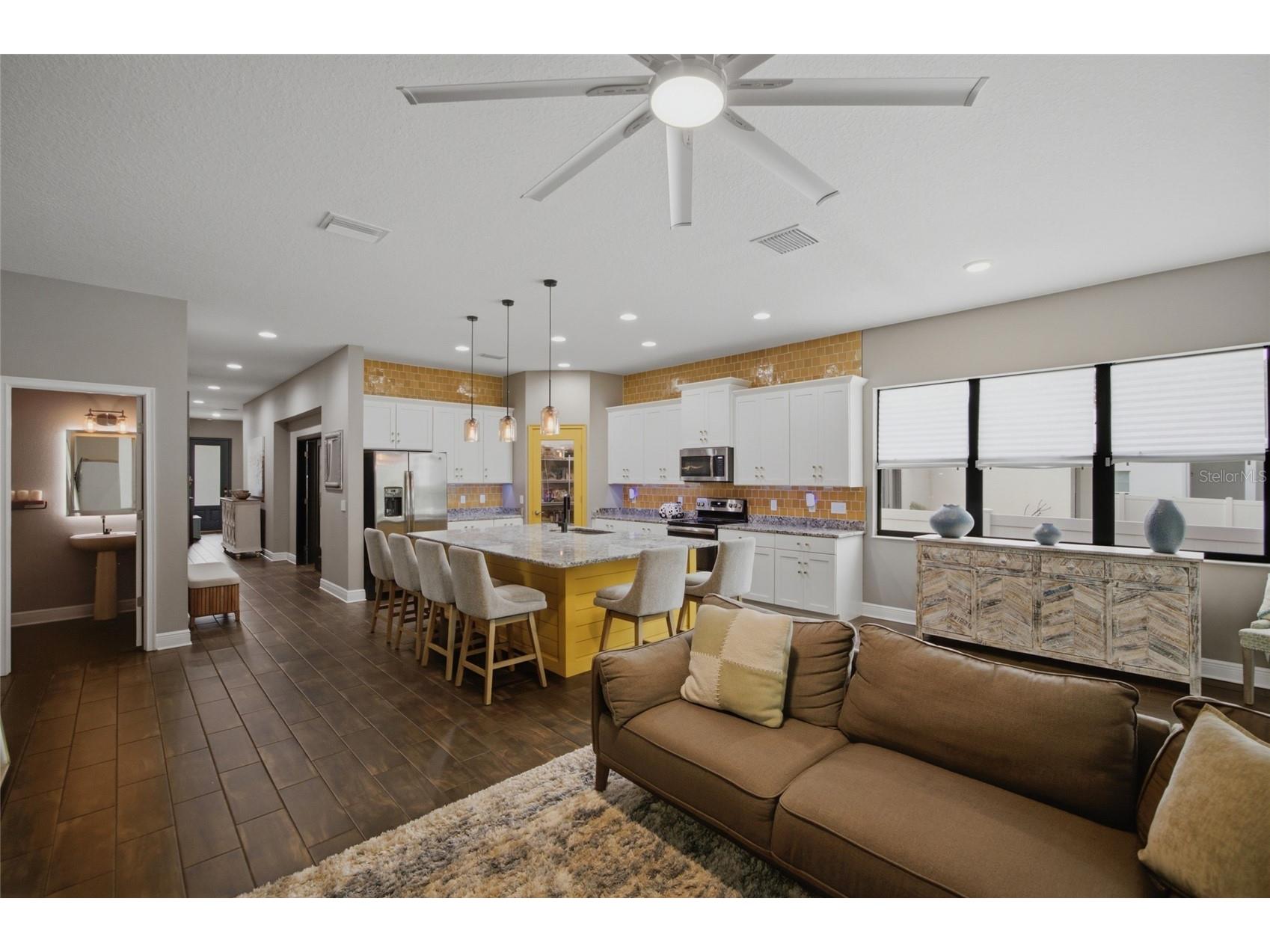 2516 W Curtis Street Tampa FL 33614 TB8529730 image15