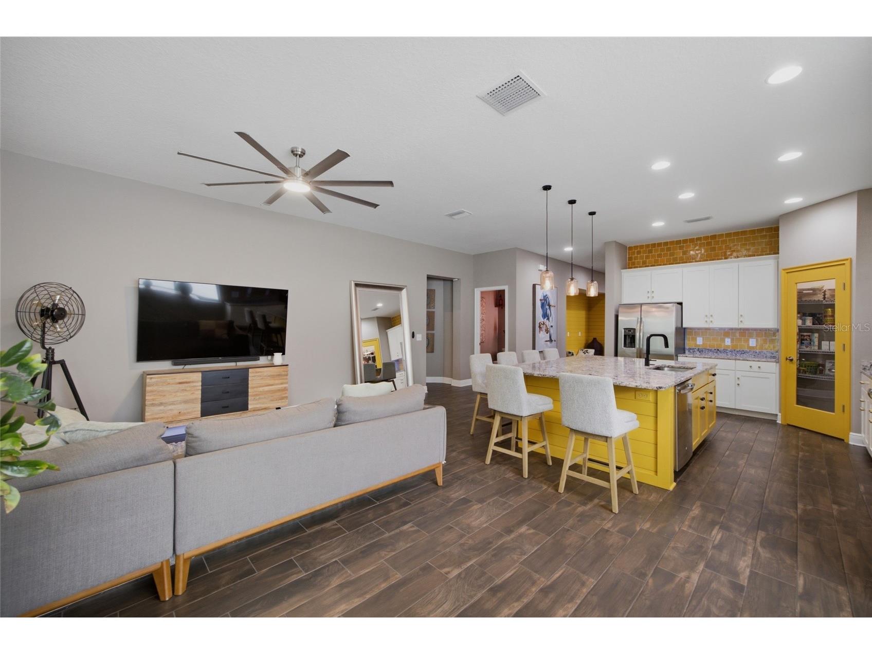 2516 W Curtis Street Tampa FL 33614 TB8529730 image32