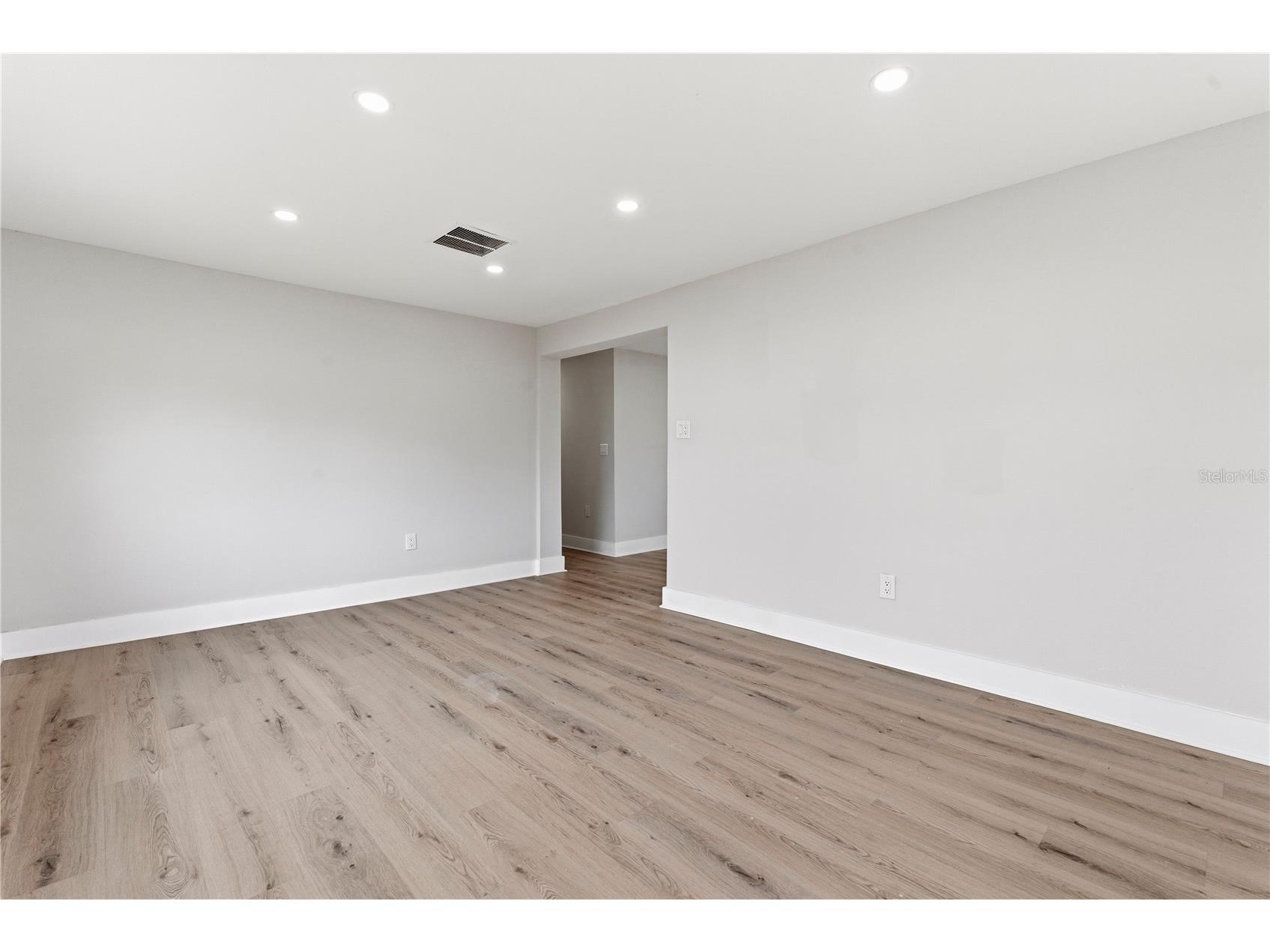 2516 W Kirby Street Tampa FL 33614 C7518779 image5