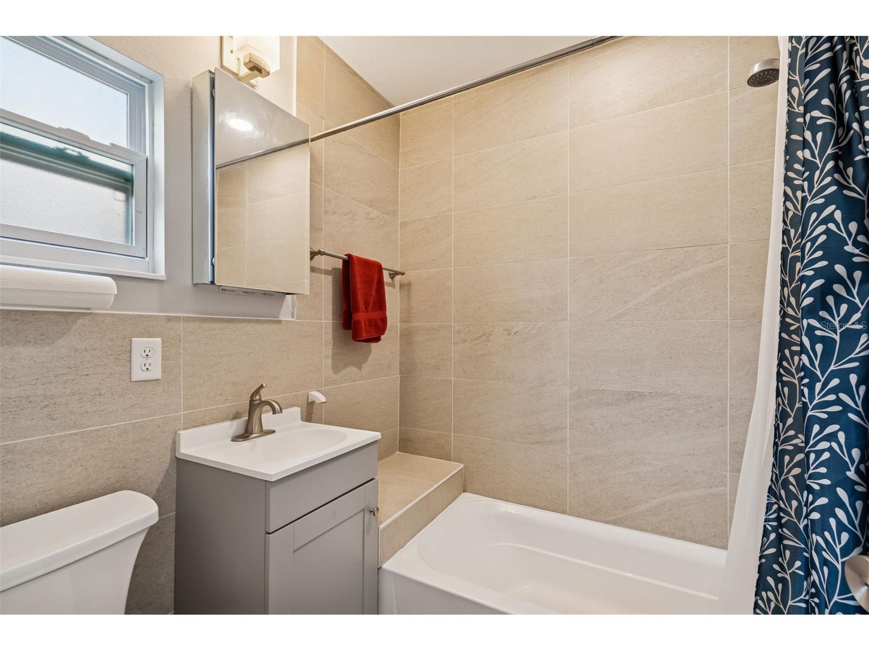 2517 3rd Avenue N Saint Petersburg FL 33713 TB8473368 image28