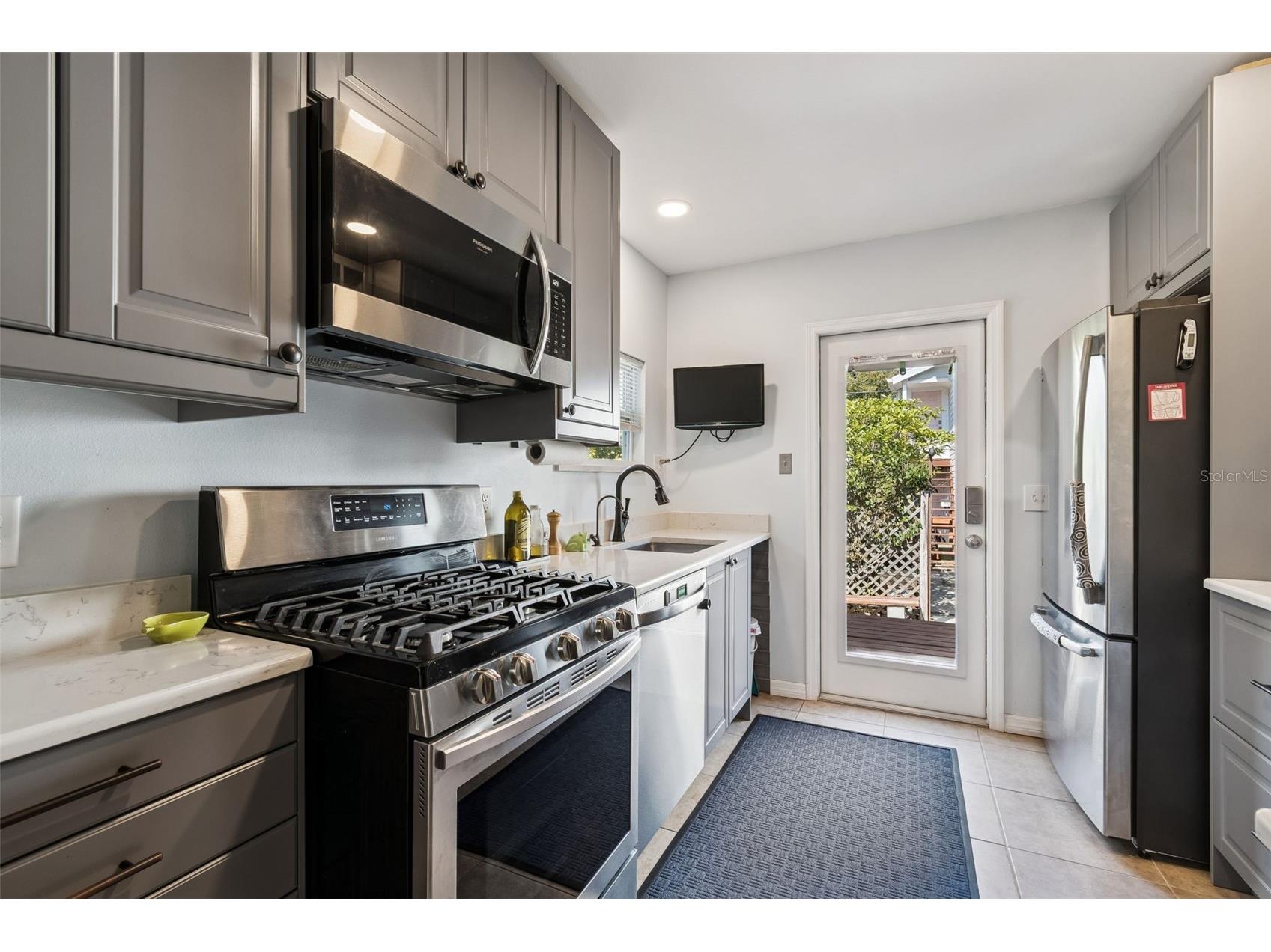 2517 3rd Avenue N Saint Petersburg FL 33713 TB8473368 image30