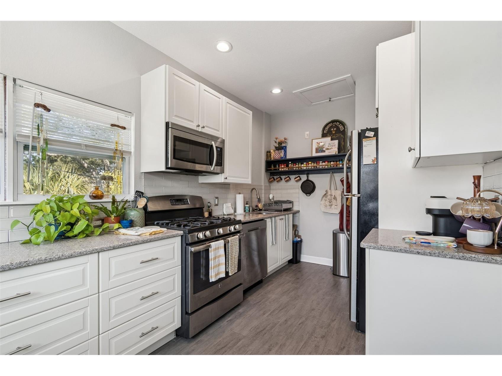 2517 3rd Avenue N Saint Petersburg FL 33713 TB8473368 image53
