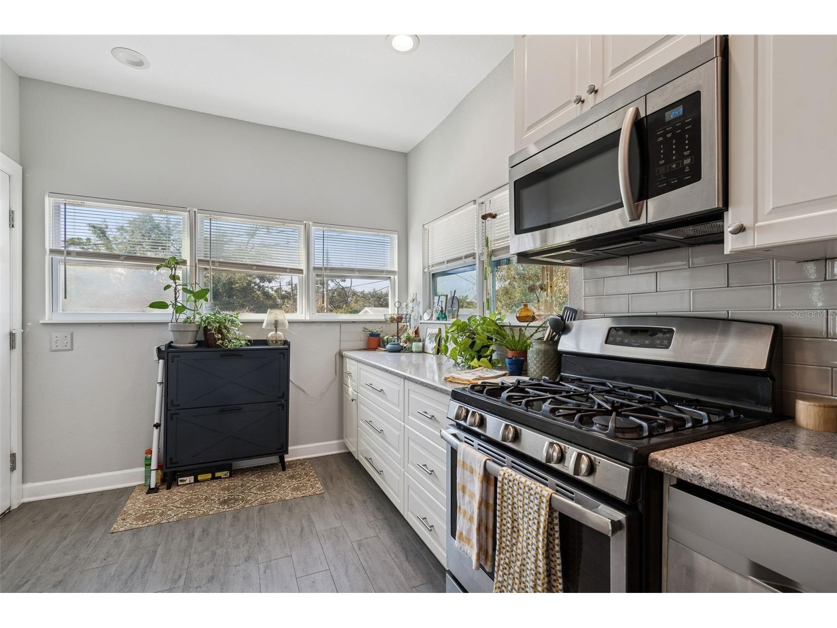 2517 3rd Avenue N Saint Petersburg FL 33713 TB8473368 image54