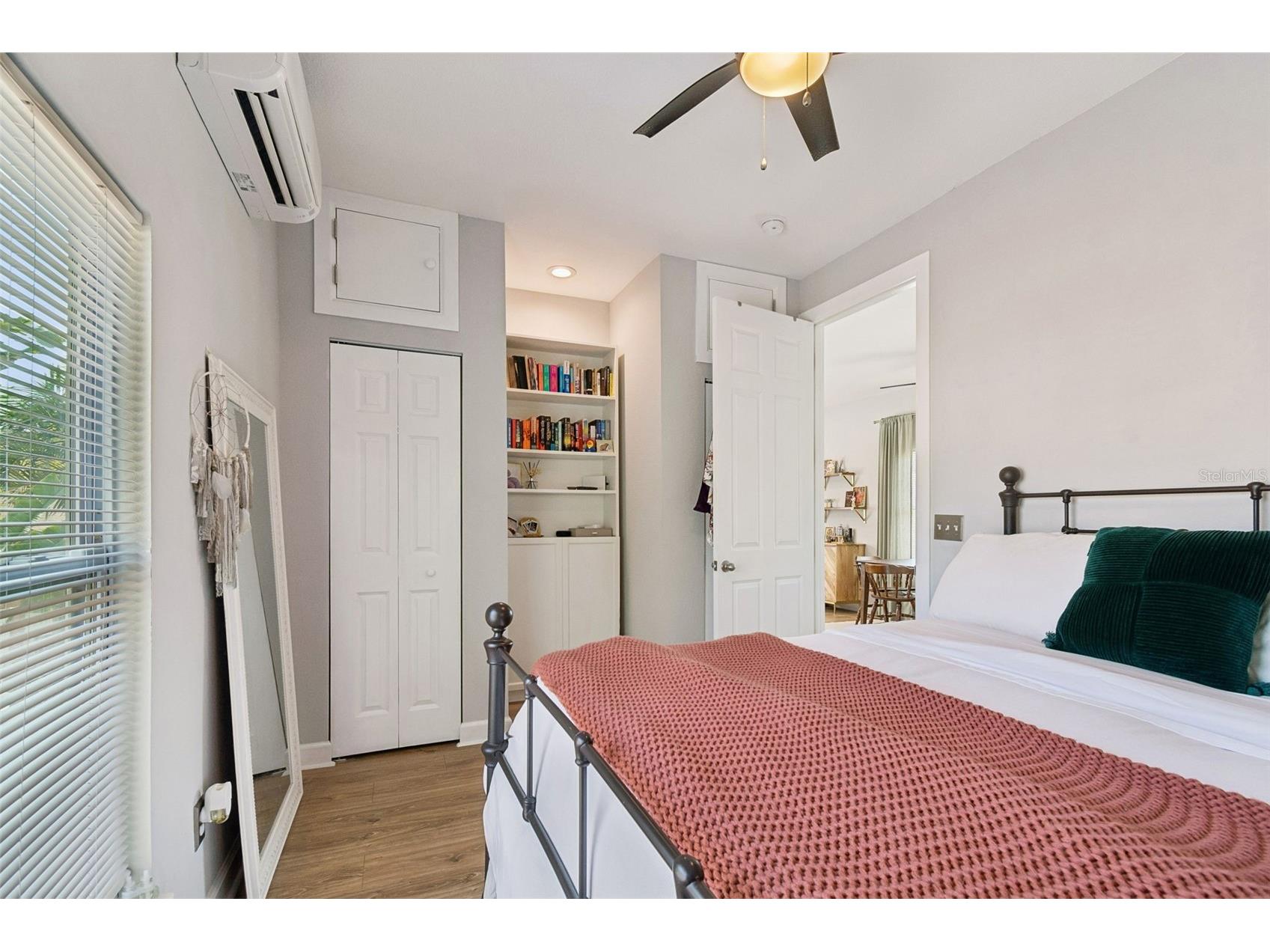 2517 3rd Avenue N Saint Petersburg FL 33713 TB8473368 image64