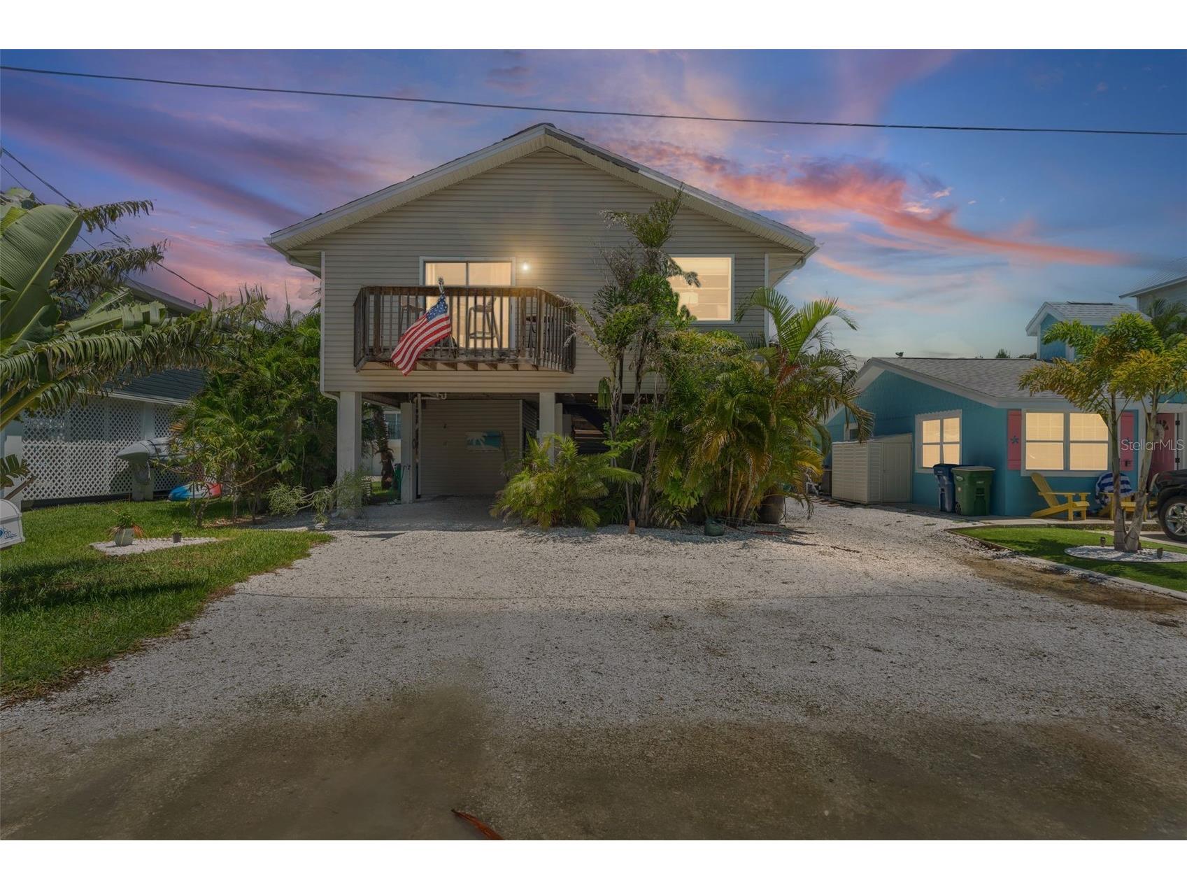 2517 Avenue C Bradenton Beach FL 34217 A4694642 image1