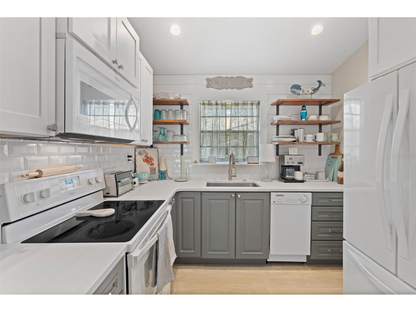 2517 Avenue C Bradenton Beach FL 34217 A4694642 image18