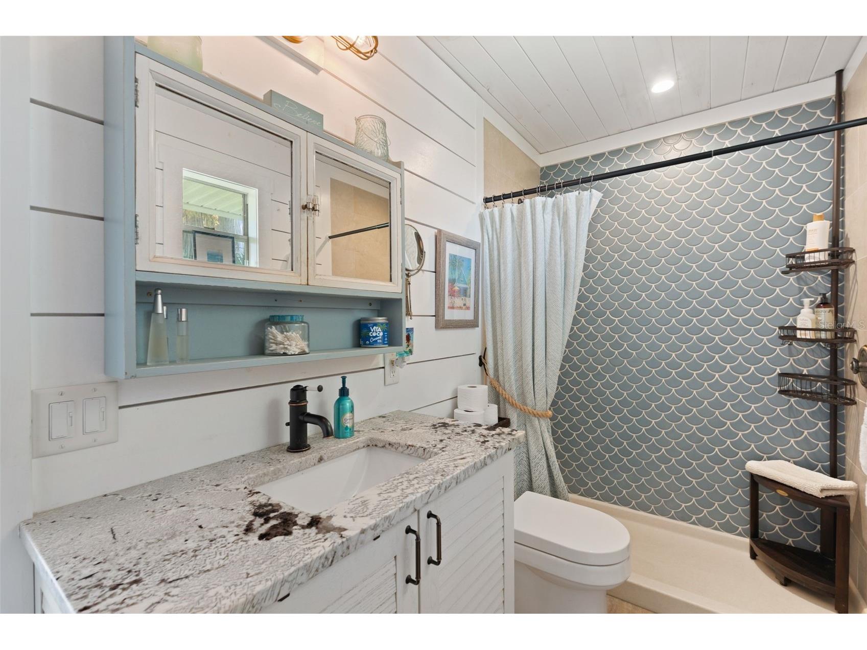 2517 Avenue C Bradenton Beach FL 34217 A4694642 image52