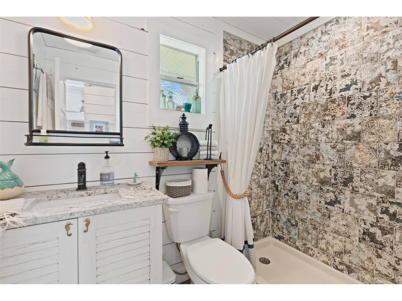 2517 Avenue C Bradenton Beach FL 34217 A4694642 image53