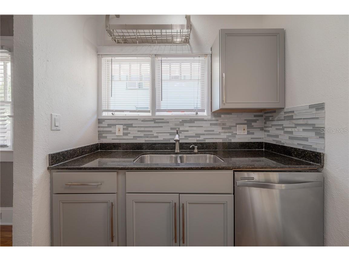 2517 Oakdale St S Saint Petersburg FL 33705 TB8439763 image16