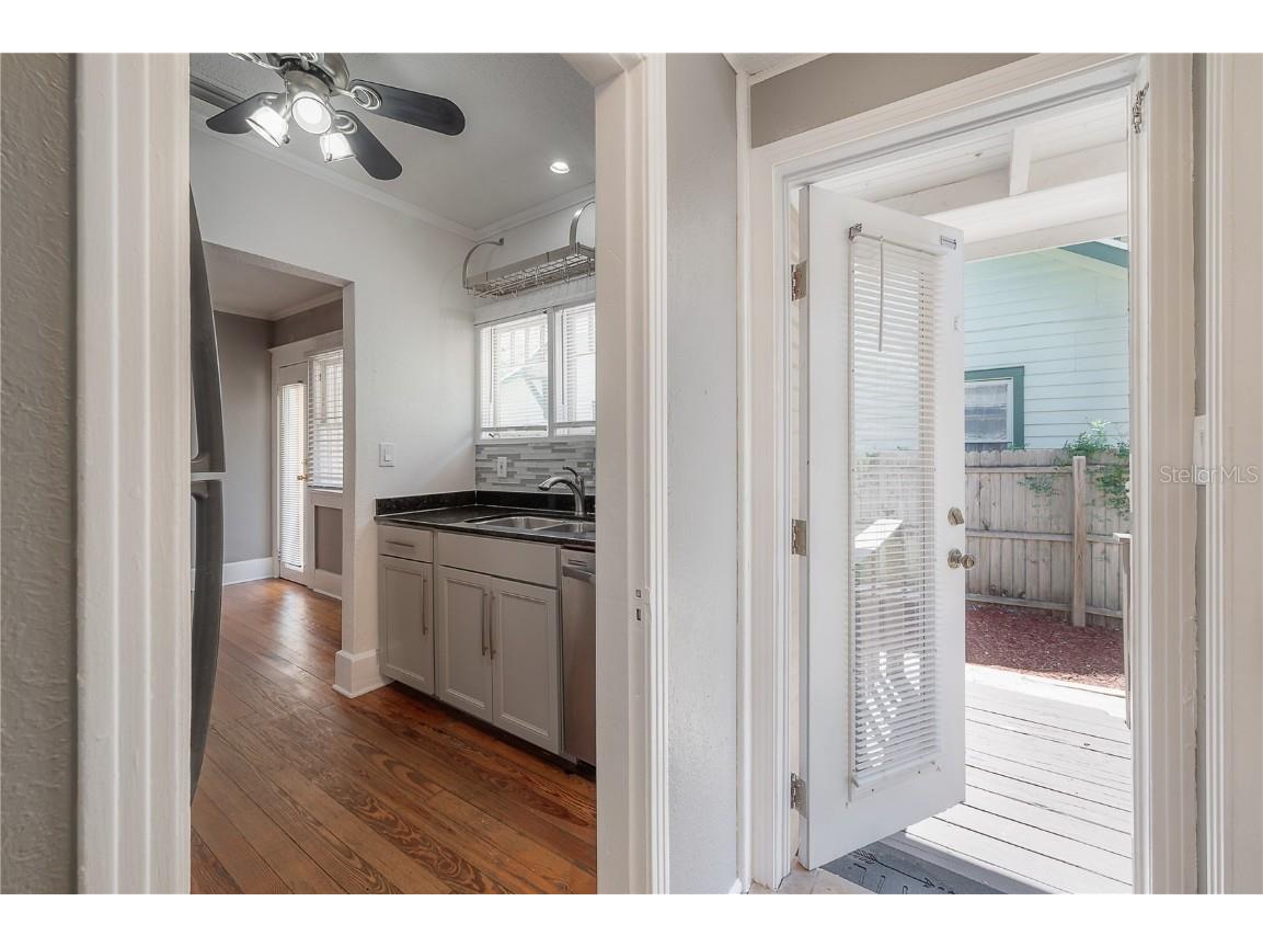 2517 Oakdale St S Saint Petersburg FL 33705 TB8439763 image17