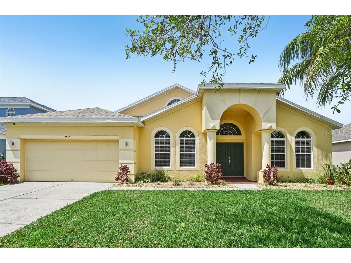 2517 Yukon Cliff Drive Ruskin FL 33570 TB8368379 image1
