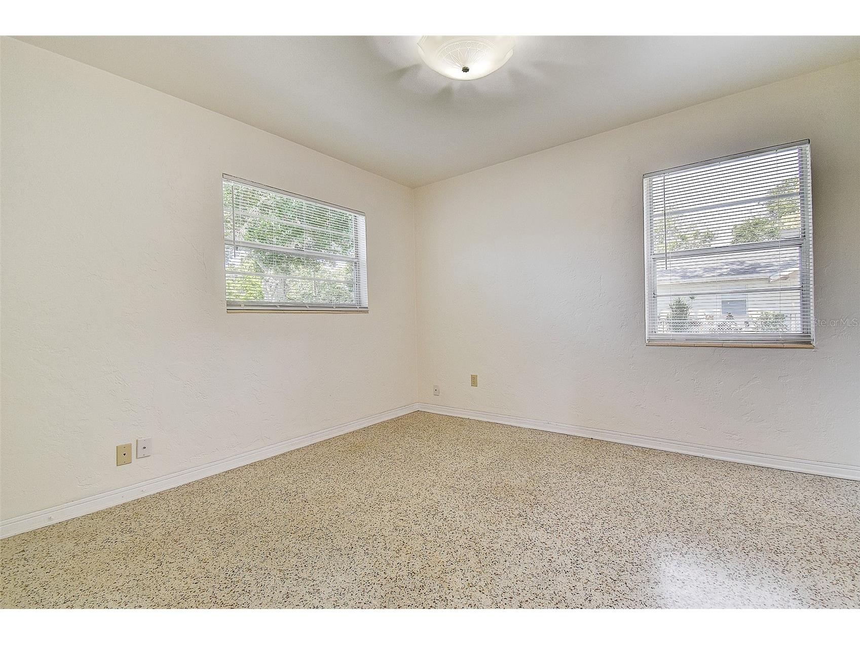 2518 40th Avenue N Saint Petersburg FL 33710 TB8486364 image20