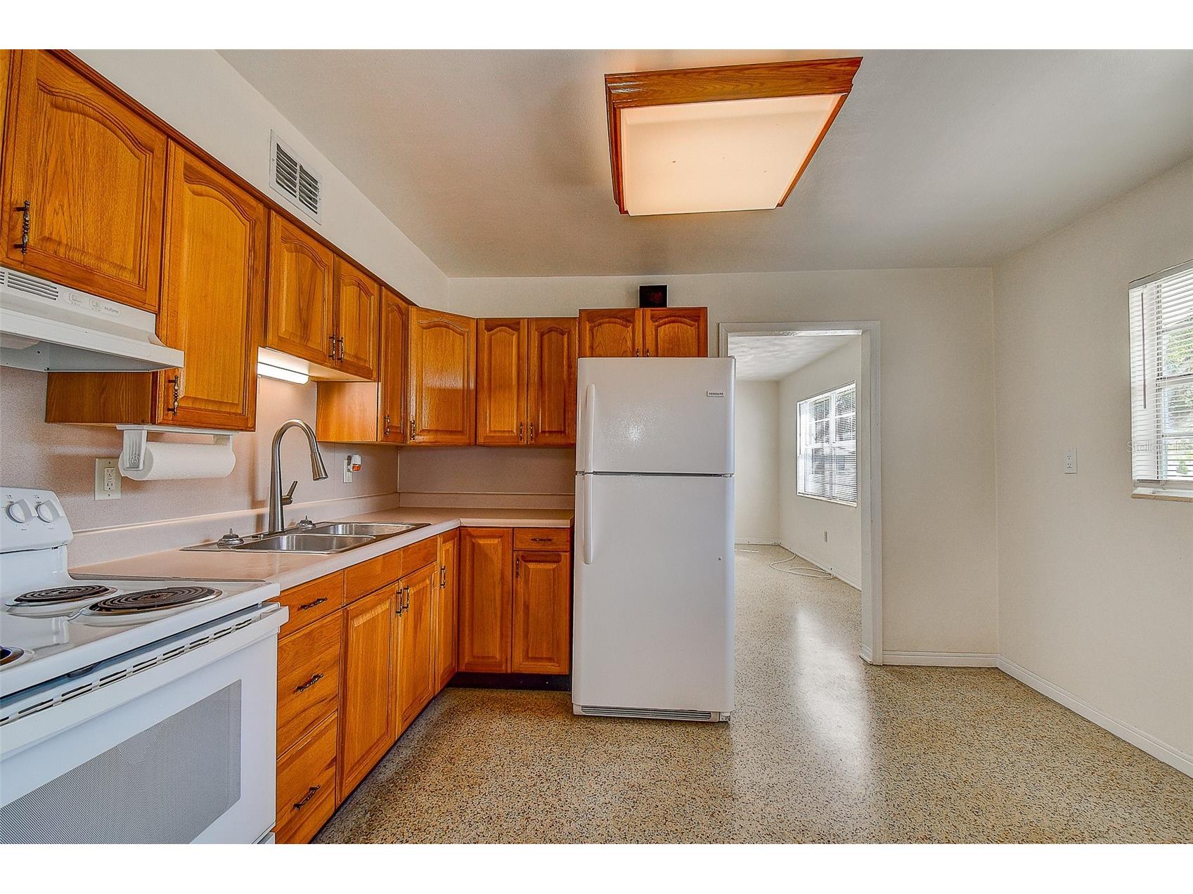 2518 40th Avenue N Saint Petersburg FL 33710 TB8486364 image27
