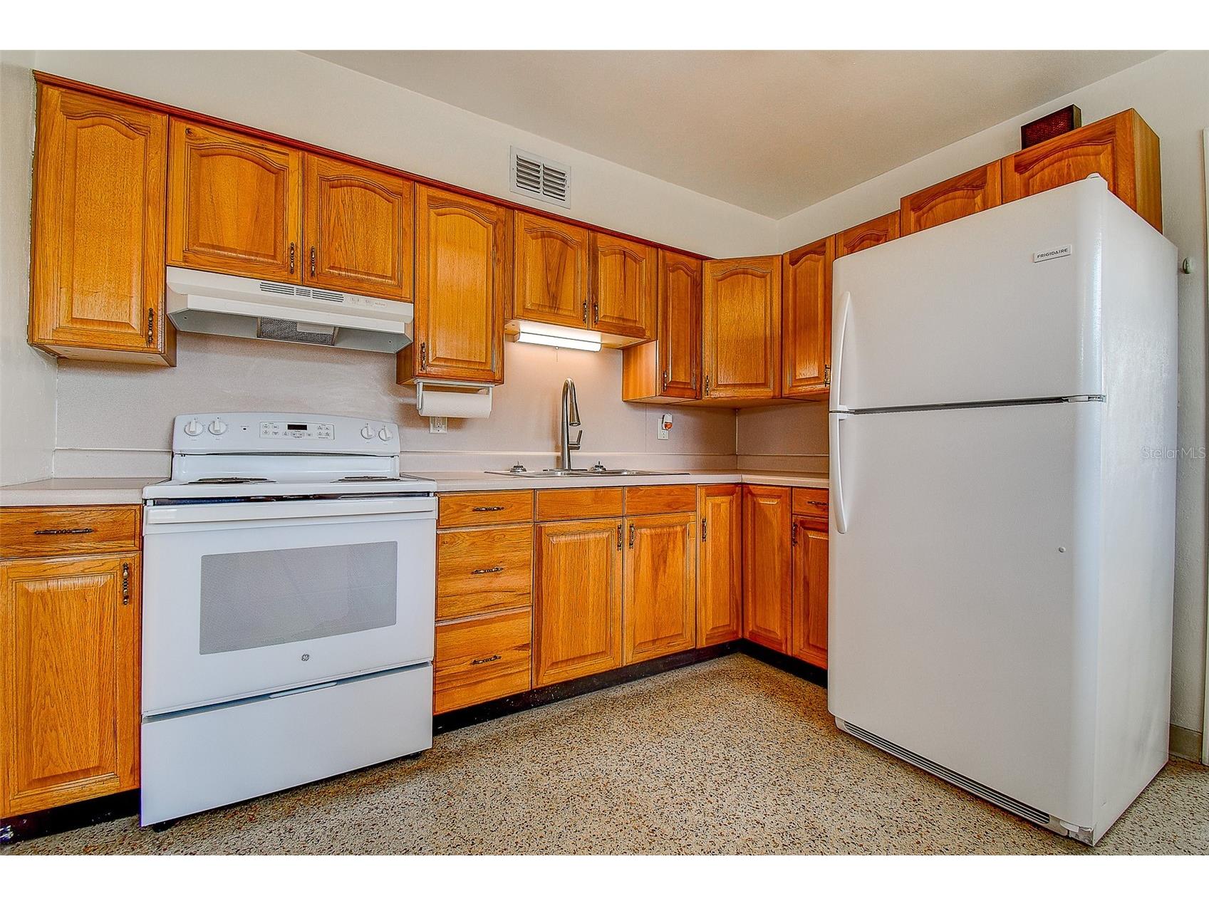 2518 40th Avenue N Saint Petersburg FL 33710 TB8486364 image28