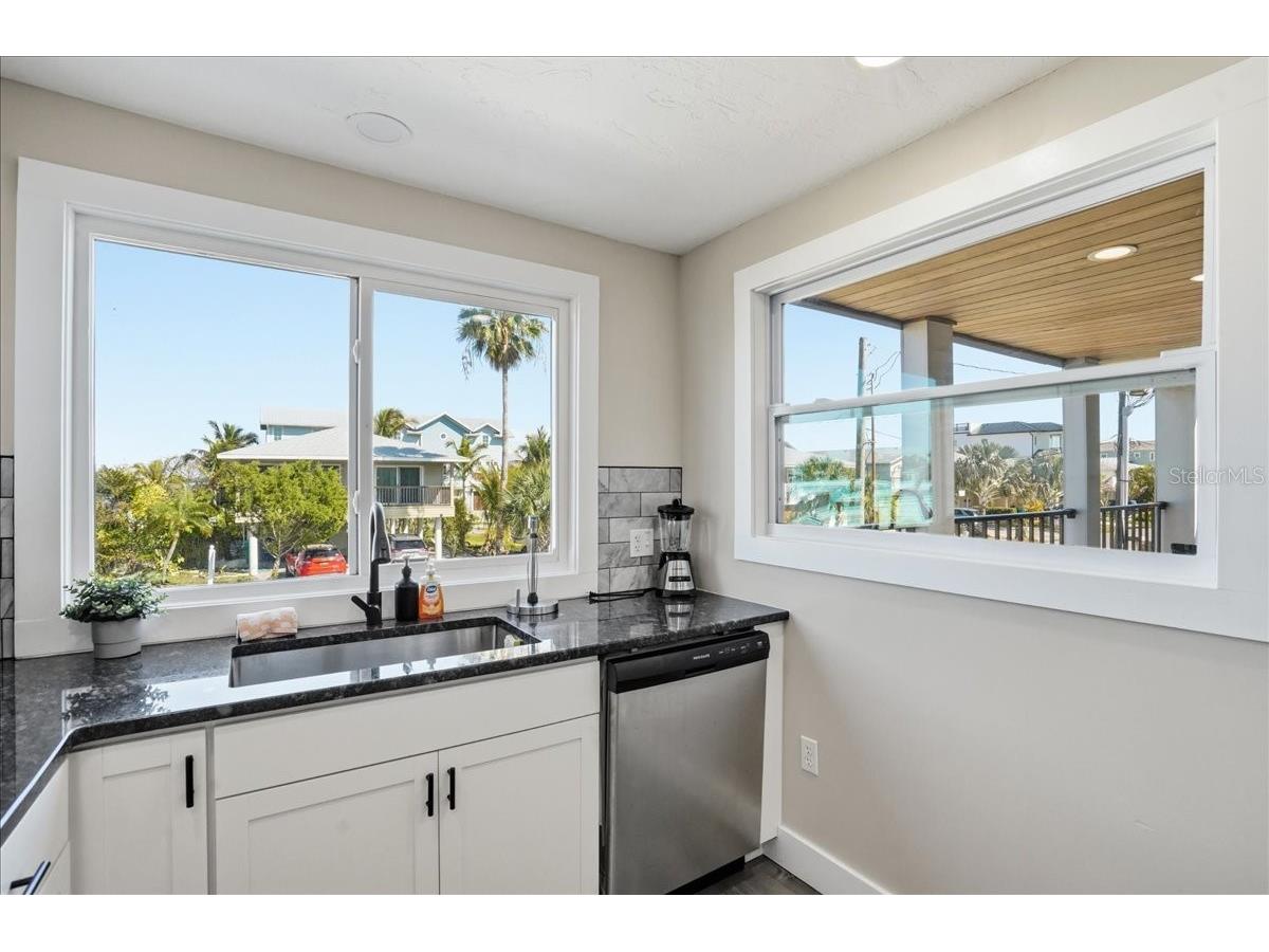 2518 Avenue B Bradenton Beach FL 34217 A4685059 image17
