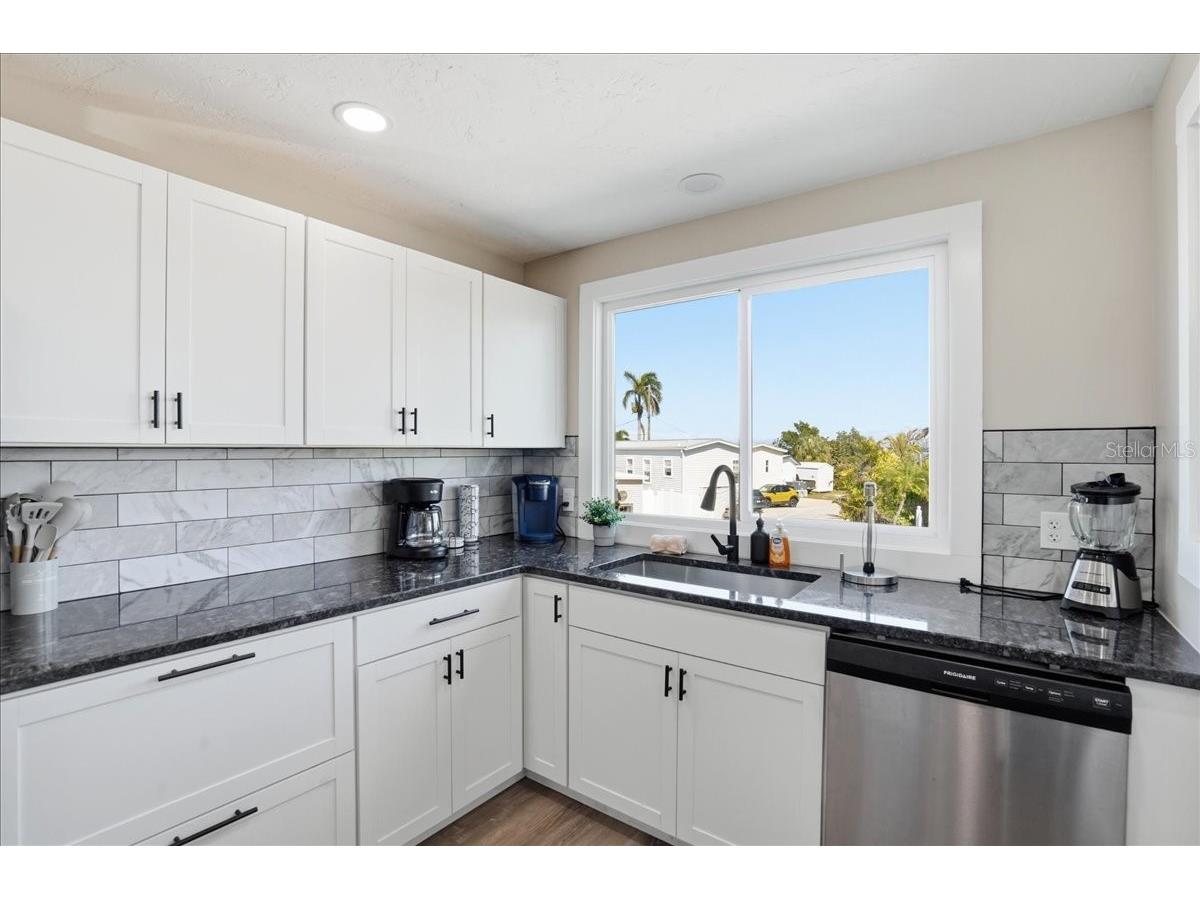 2518 Avenue B Bradenton Beach FL 34217 A4685059 image18