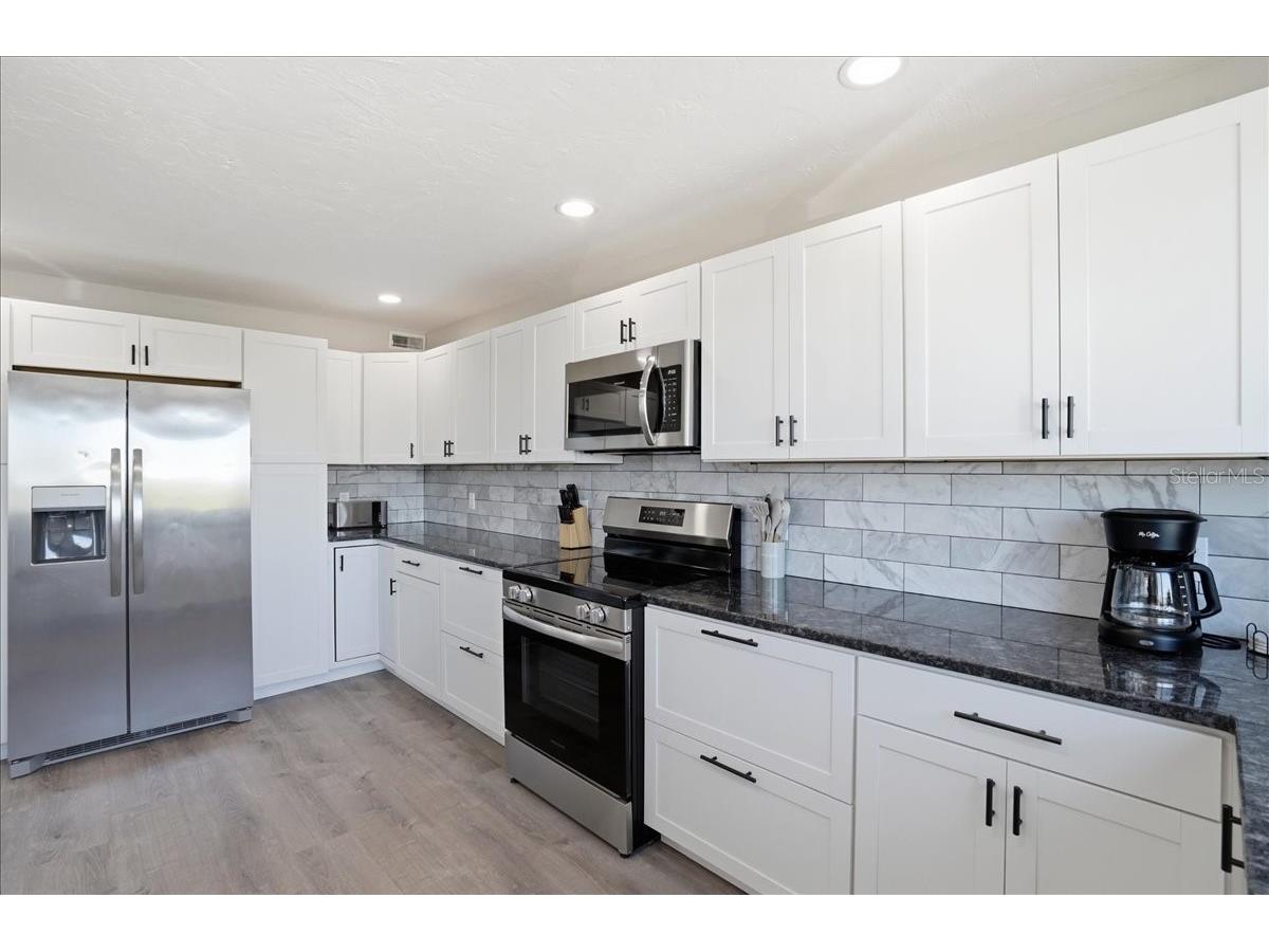 2518 Avenue B Bradenton Beach FL 34217 A4685059 image19