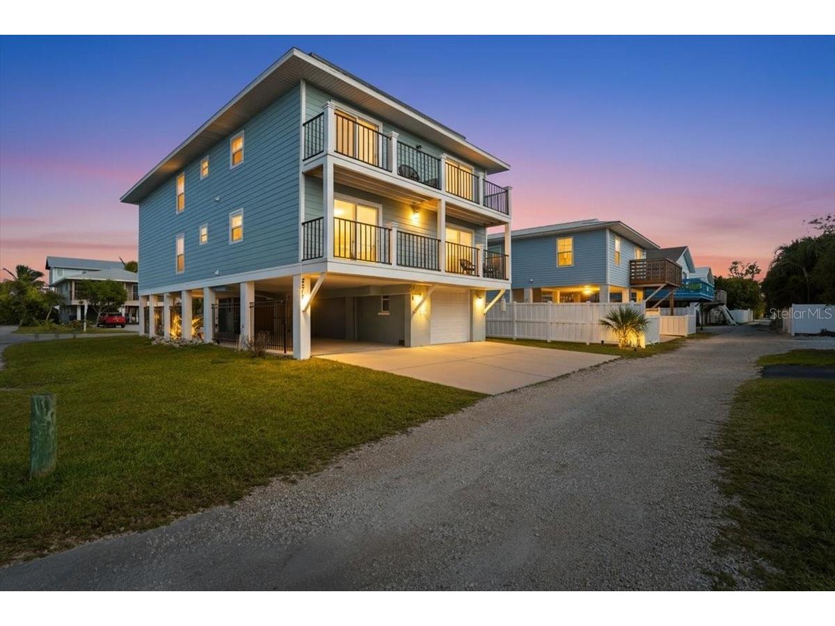 2518 Avenue B Bradenton Beach FL 34217 A4685059 image3