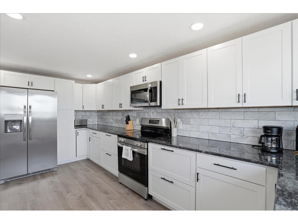 2518 Avenue B Bradenton Beach FL 34217 A4685059 image56