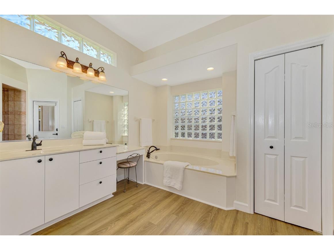 2518 Dick Wilson Drive Sarasota FL 34240 A4672995 image30