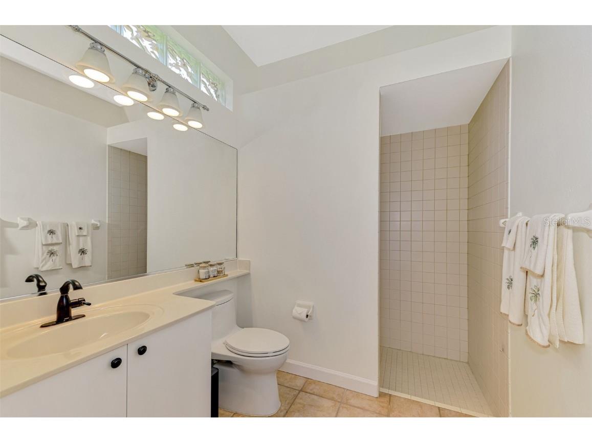 2518 Dick Wilson Drive Sarasota FL 34240 A4672995 image41