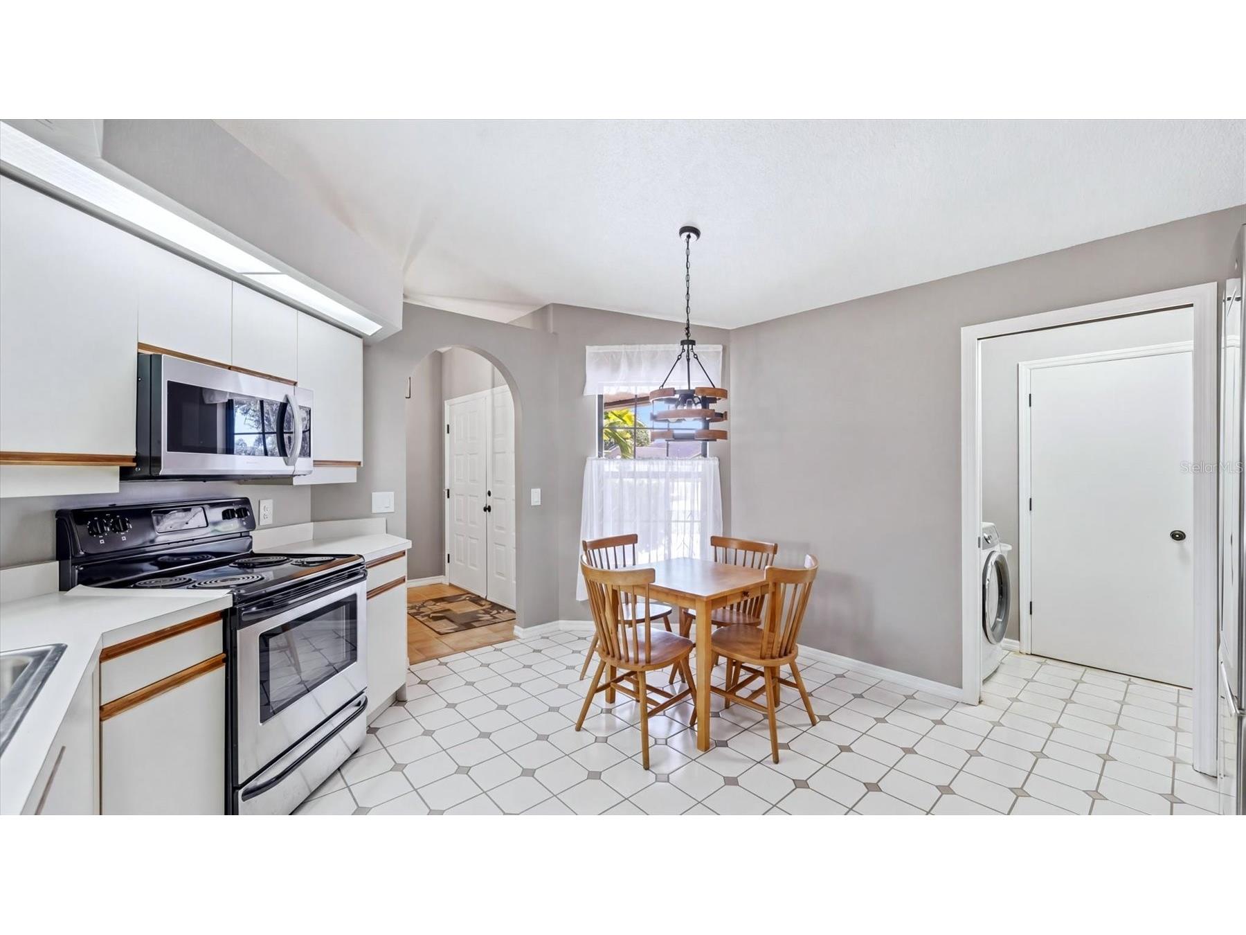 2519 Wood Oak Drive Sarasota FL 34232 TB8504493 image12