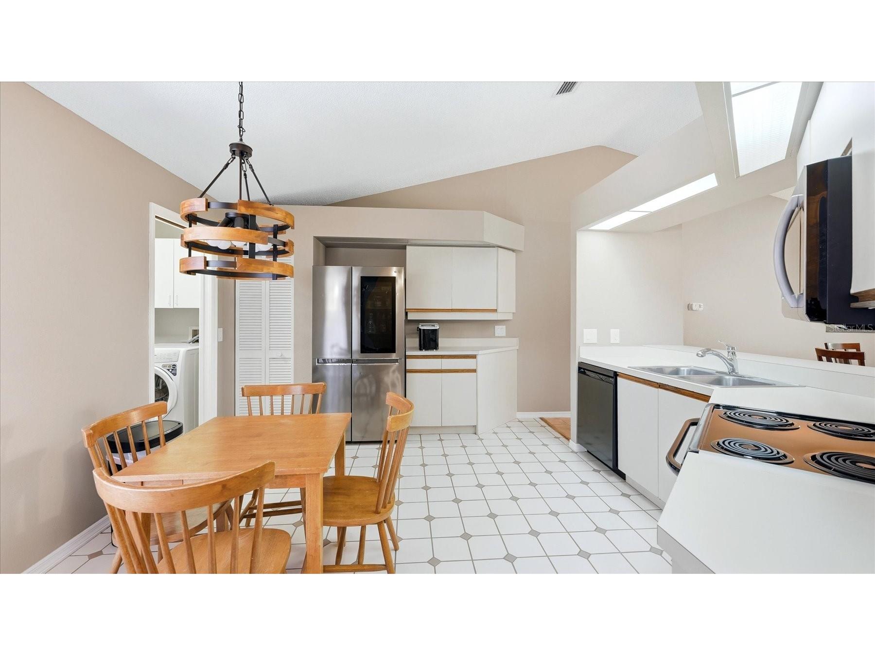 2519 Wood Oak Drive Sarasota FL 34232 TB8504493 image14