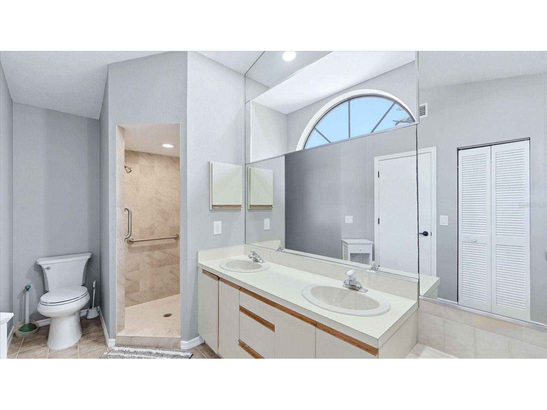 2519 Wood Oak Drive Sarasota FL 34232 TB8504493 image19