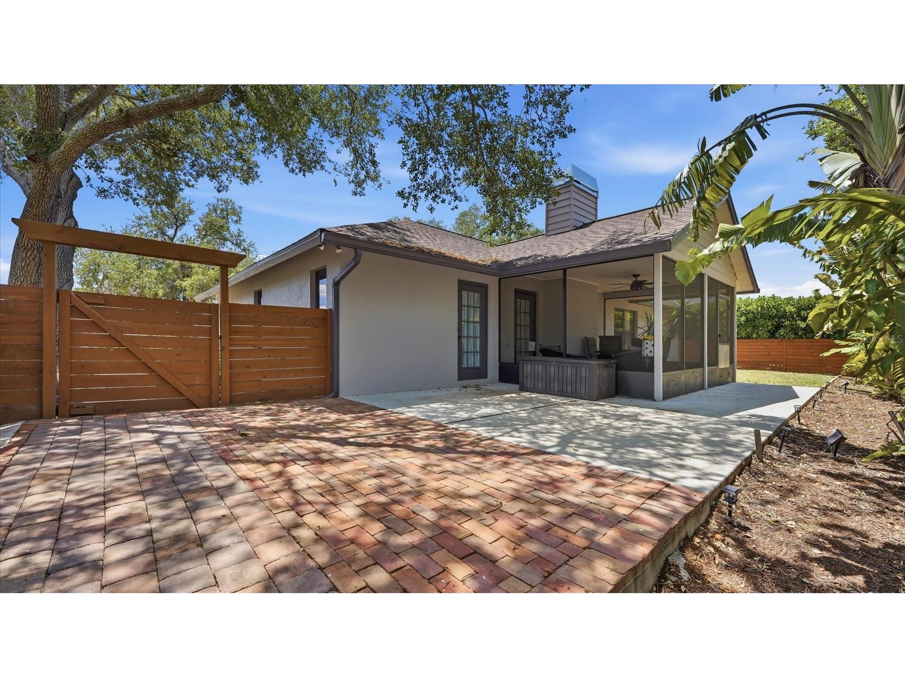 2519 Wood Oak Drive Sarasota FL 34232 TB8504493 image31