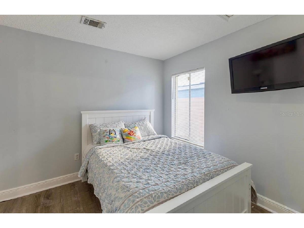 252 Hidden Springs Circle Kissimmee FL 34743 O6403851 image16