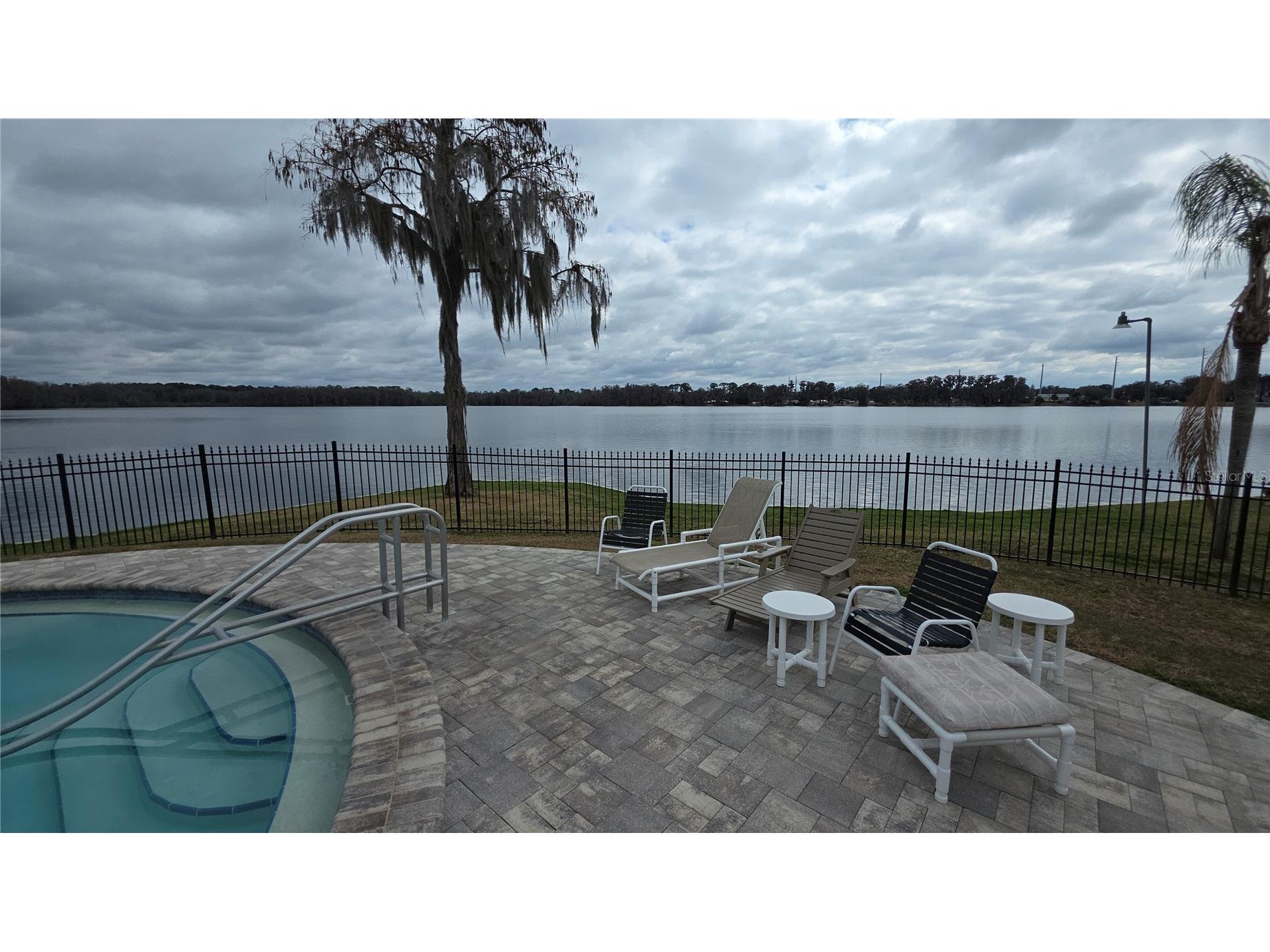252 Pinewood Drive Eustis FL 32726 - Trout Lake G5108401 image1