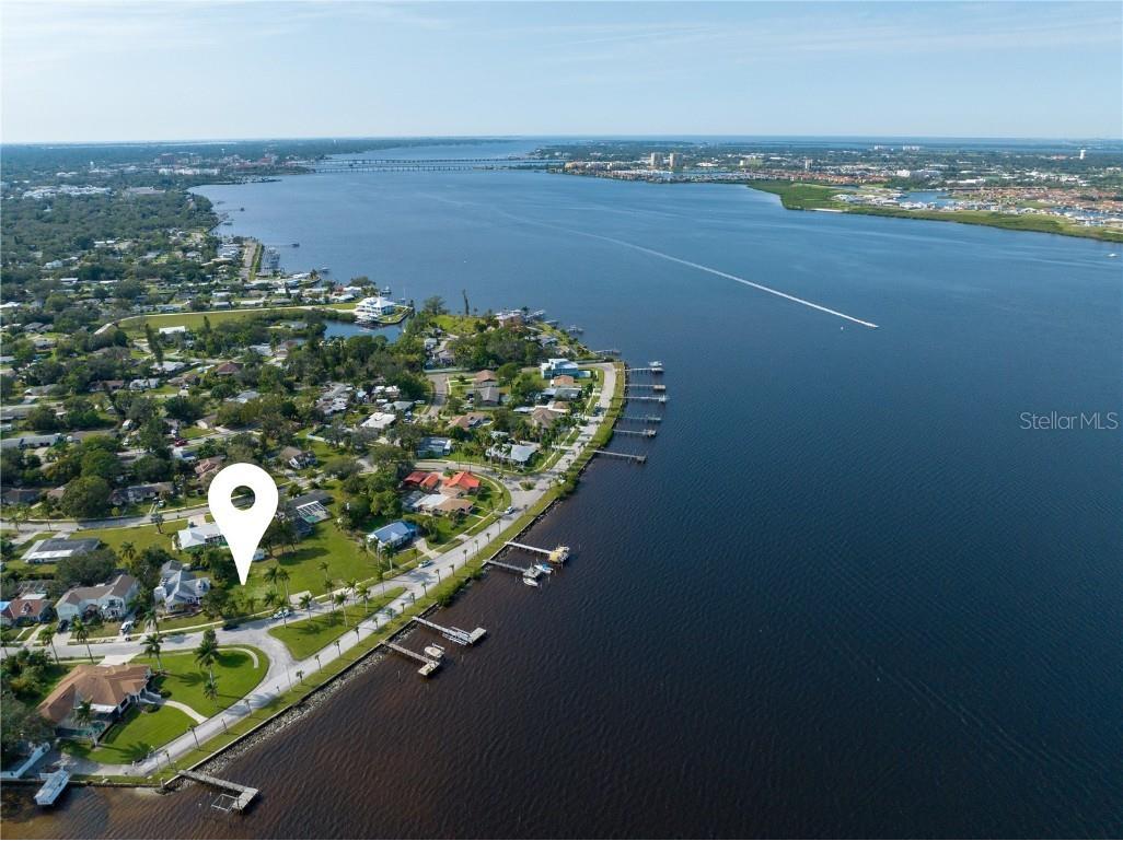 2520 Riverside Drive E Bradenton FL 34208 - MANATEE RIVER A4552673 image1